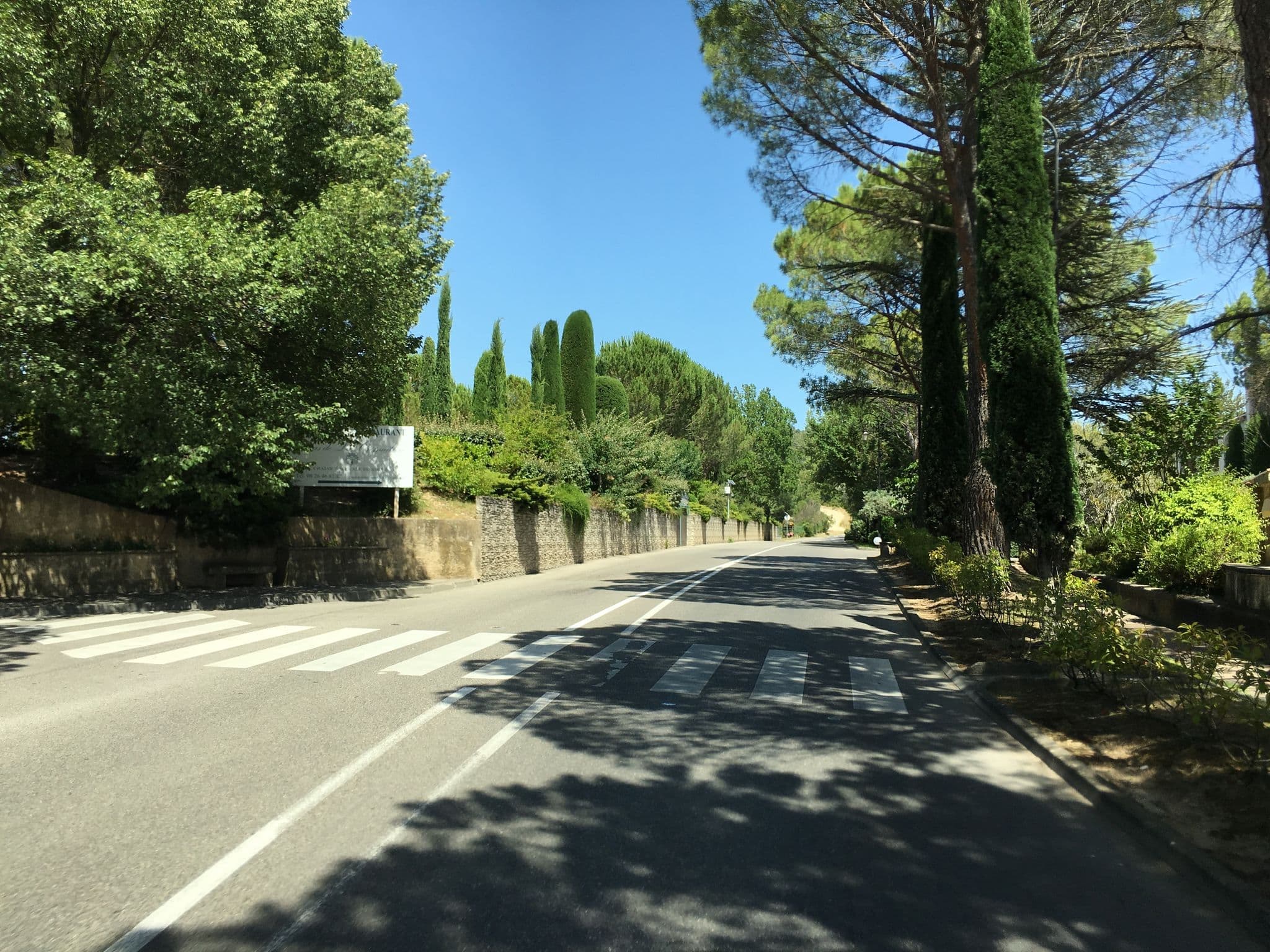 Street view near Le Mas de la Cremaillere, Gréoux-les-Bains — © yaron (CC BY-SA · Mapillary)