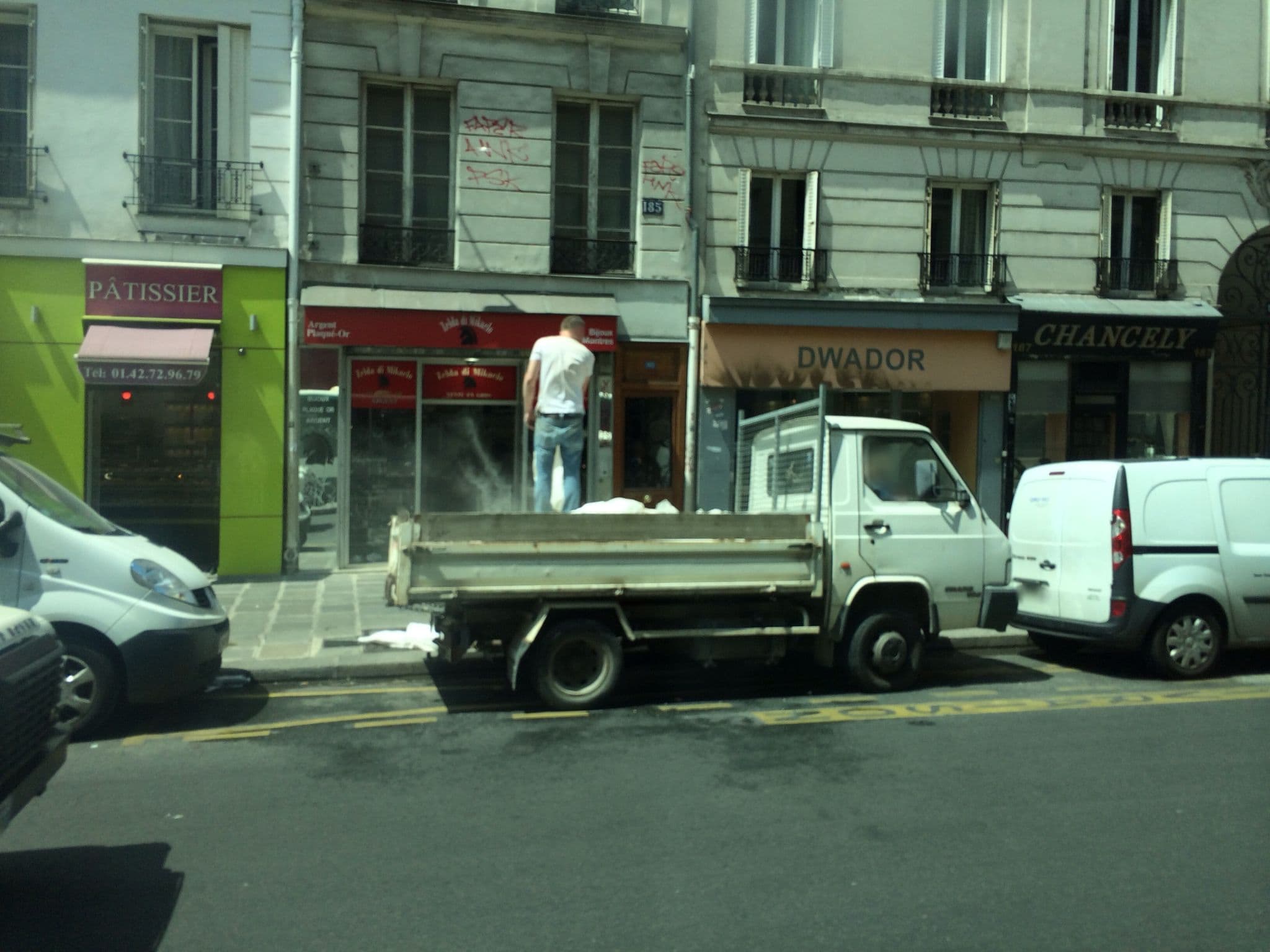 Street view near Hôtel des Fontaines, Paris 03 Temple — © cquest (CC BY-SA · Mapillary)