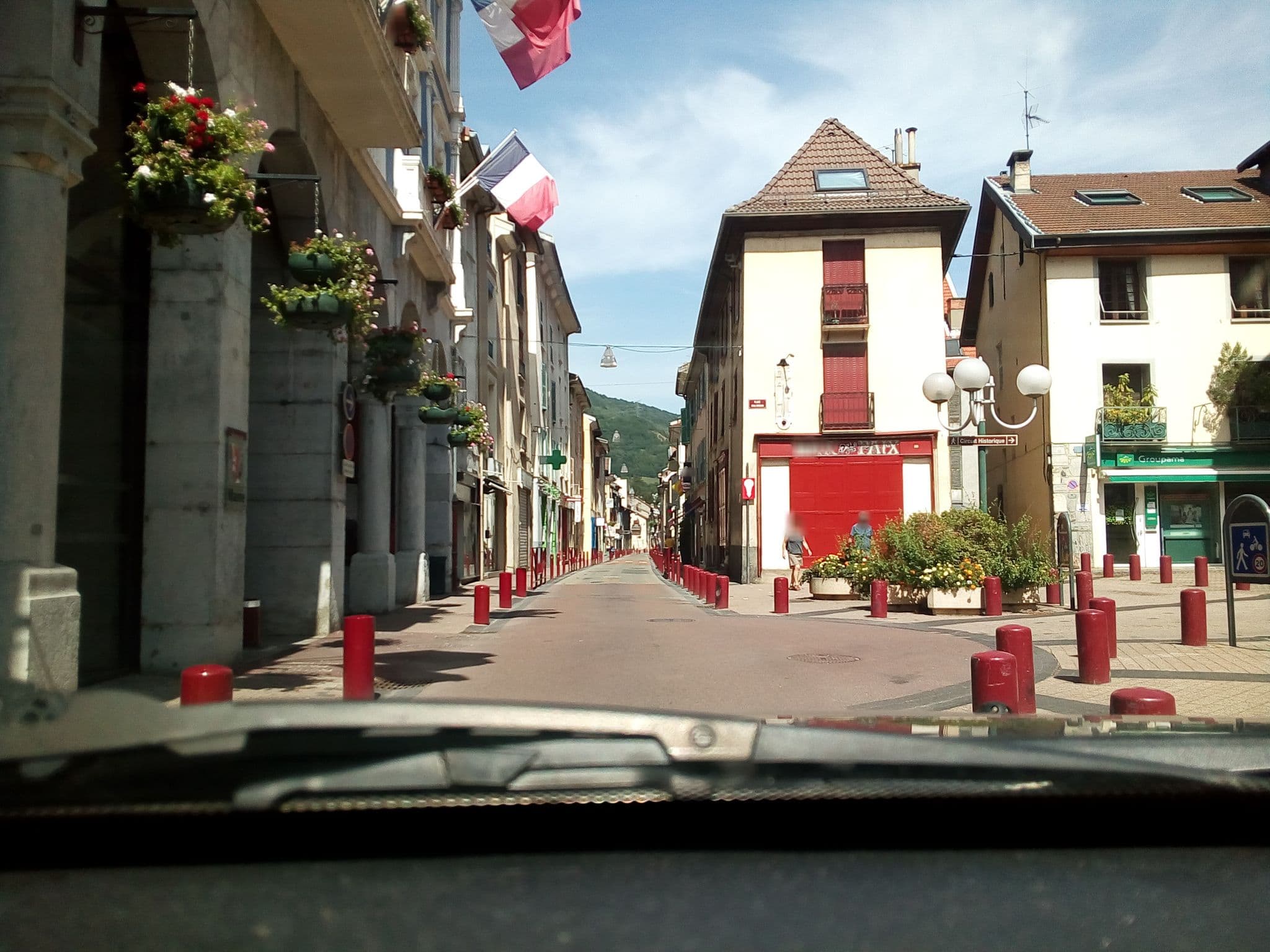 Street view near Au Bon Coin, Vizille — © eric_s (CC BY-SA · Mapillary)
