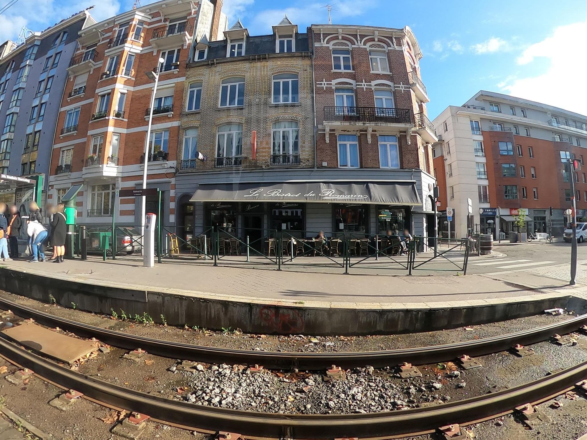 Street view near Hôtel Art déco, La Madeleine — © RaphaelPasLoin (CC BY-SA · Mapillary)
