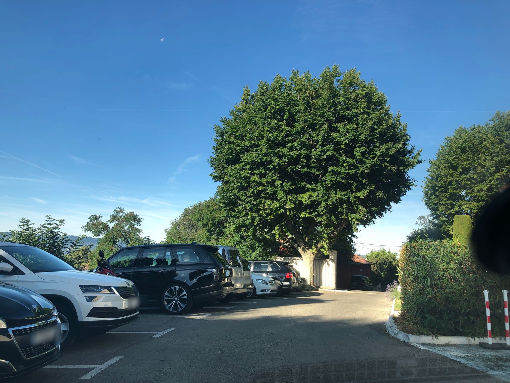 Street view near Mercure Grasse Hotel, Grasse — © cquest (CC BY-SA · Mapillary)