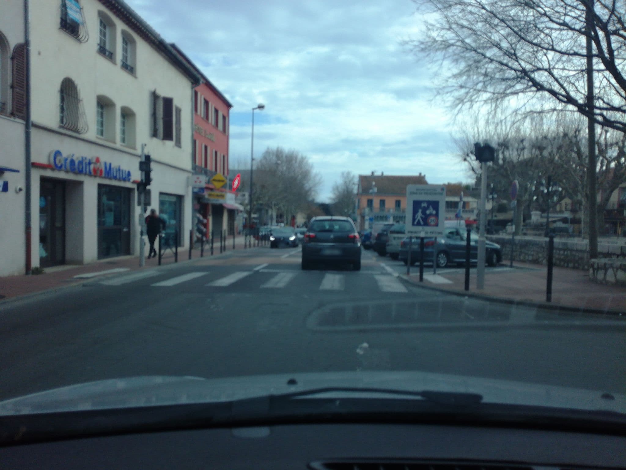 Street view near Hôtel de la Paix, Mouans-Sartoux — © baptistemm (CC BY-SA · Mapillary)