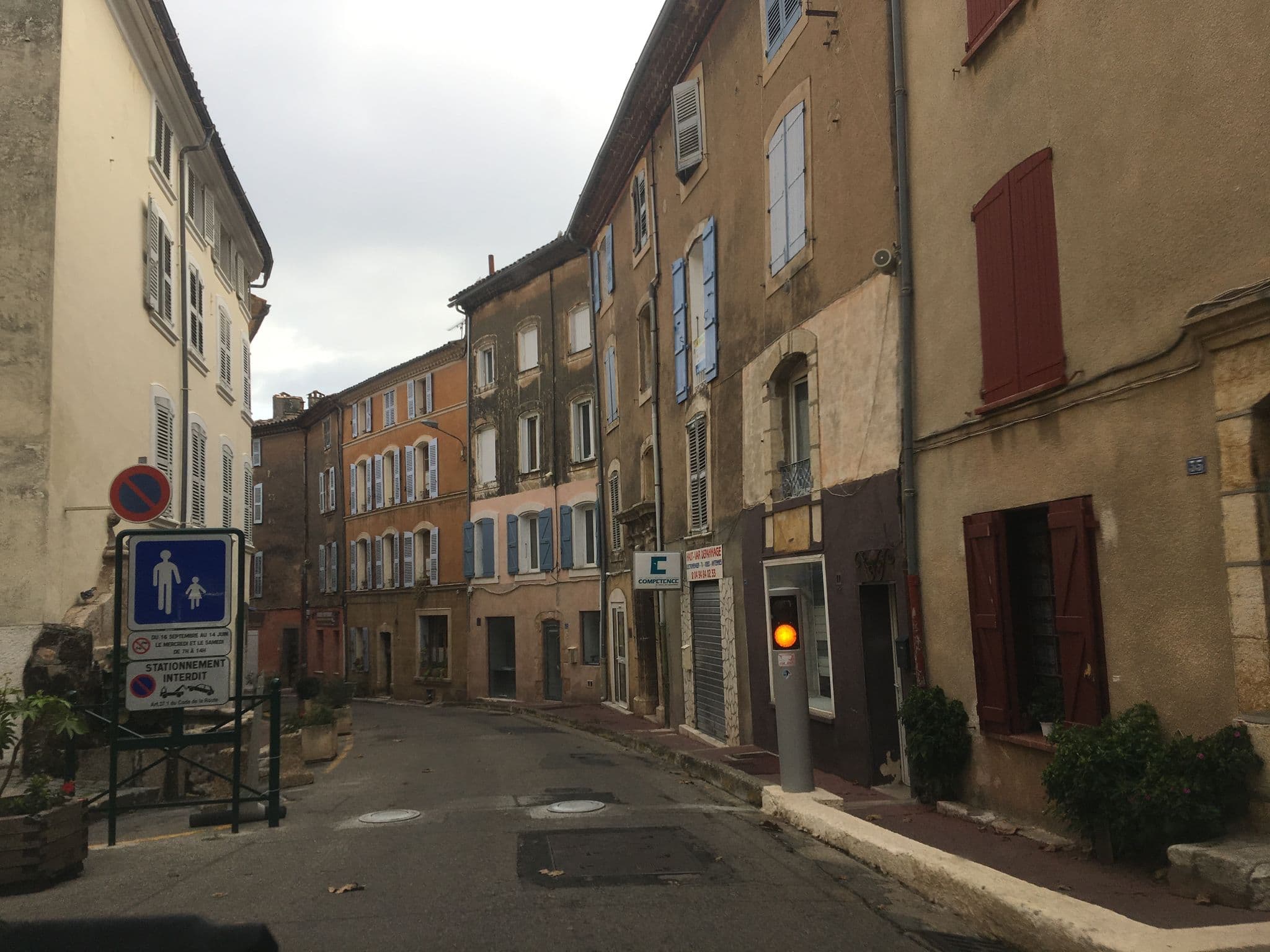 Street view near Ana's Guest House, Aups — © phjarry (CC BY-SA · Mapillary)