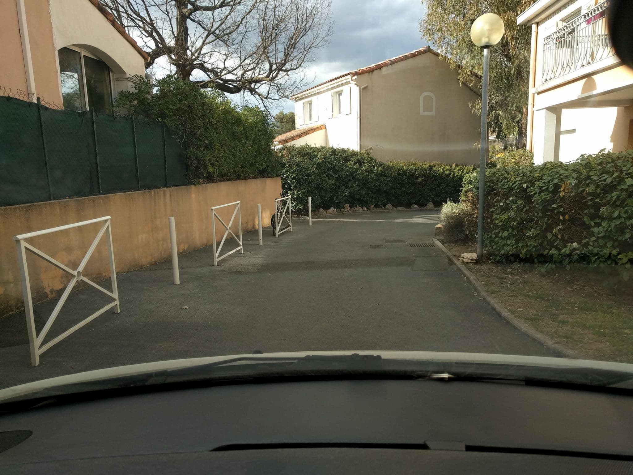 Street view near Hotel Le Club Mougins, Mouans-Sartoux — © baptistemm (CC BY-SA · Mapillary)