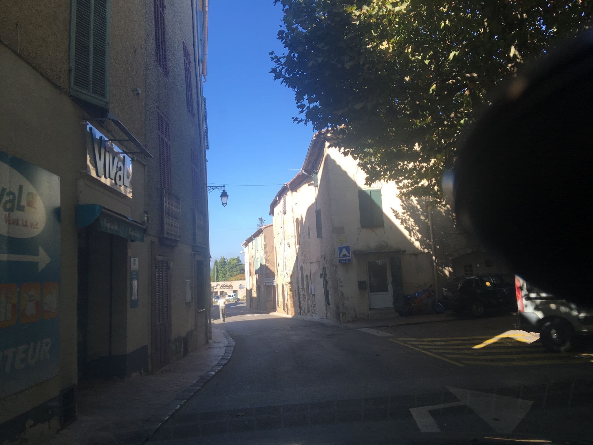 Street view near Au Puits de la Fontaine, Barjols — © phjarry (CC BY-SA · Mapillary)