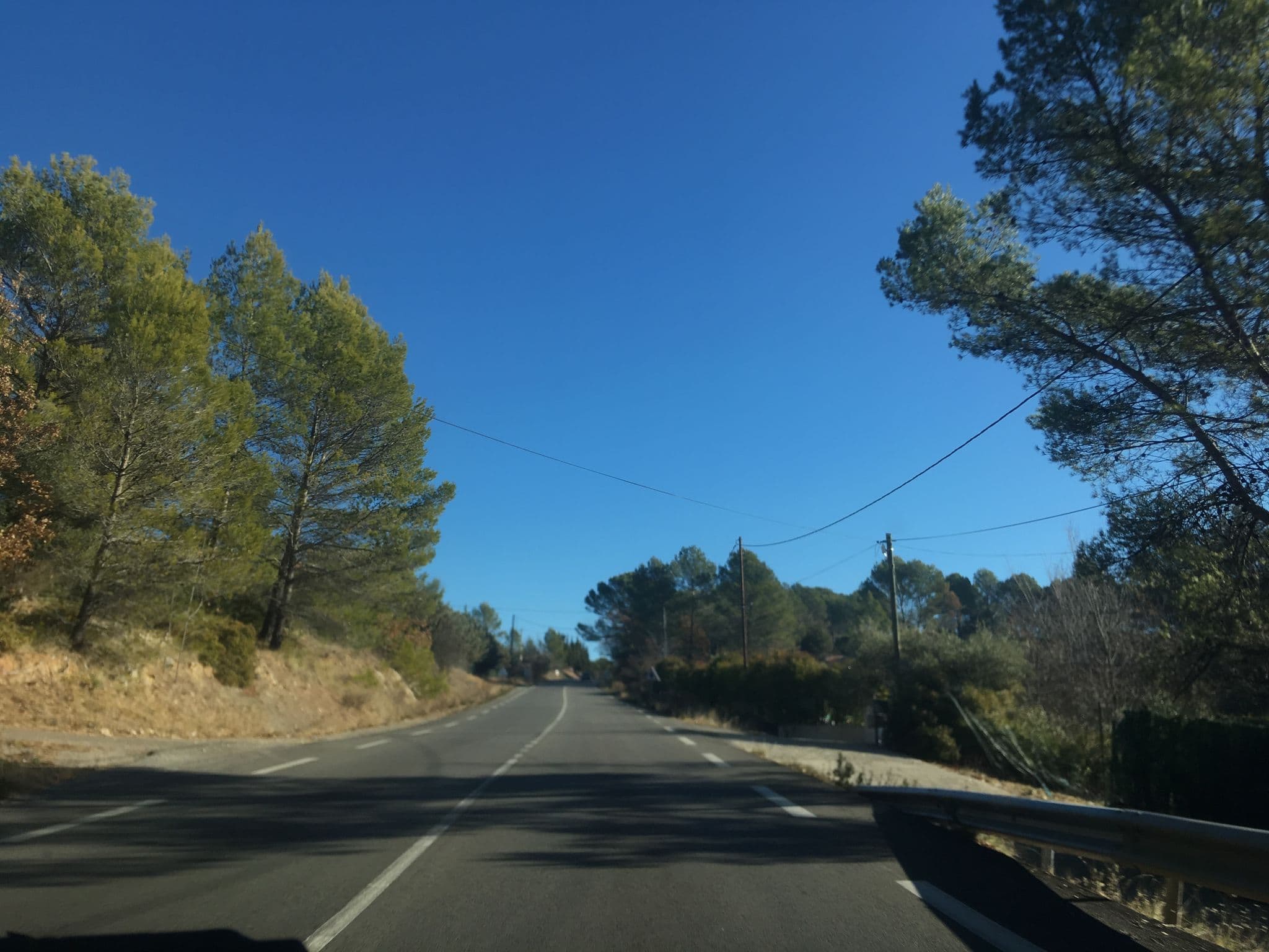 Street view near Les Cabanes du Varon, Flayosc — © phjarry (CC BY-SA · Mapillary)