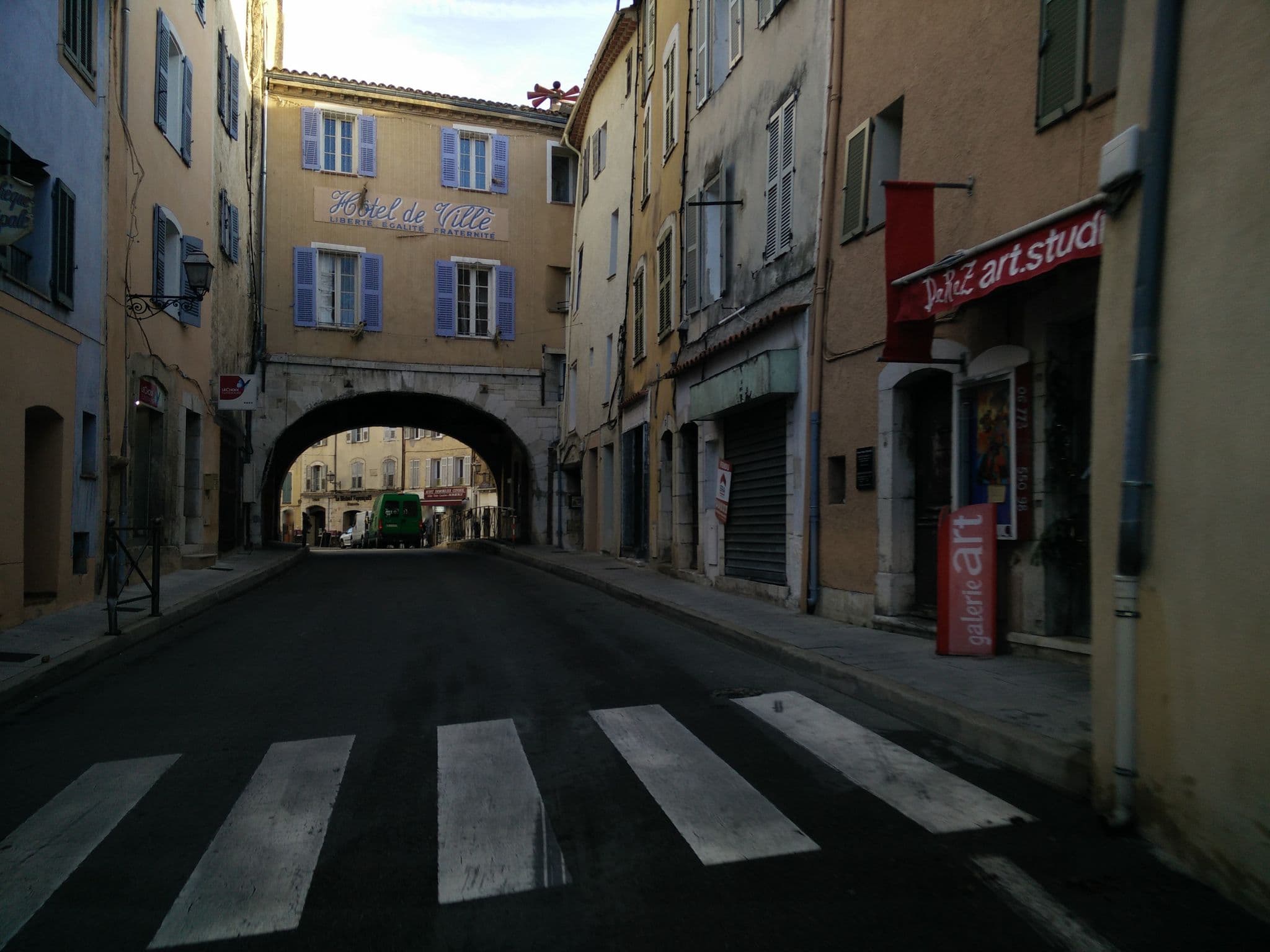 Street view near Le Mas Sans Soucis, Fayence — © joostjakob (CC BY-SA · Mapillary)