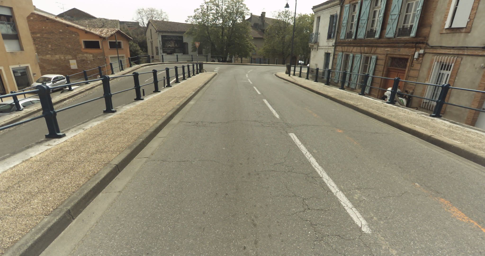 Street view near Comme un Air de Voyage, Moissac — © sogefi (CC BY-SA · Mapillary)