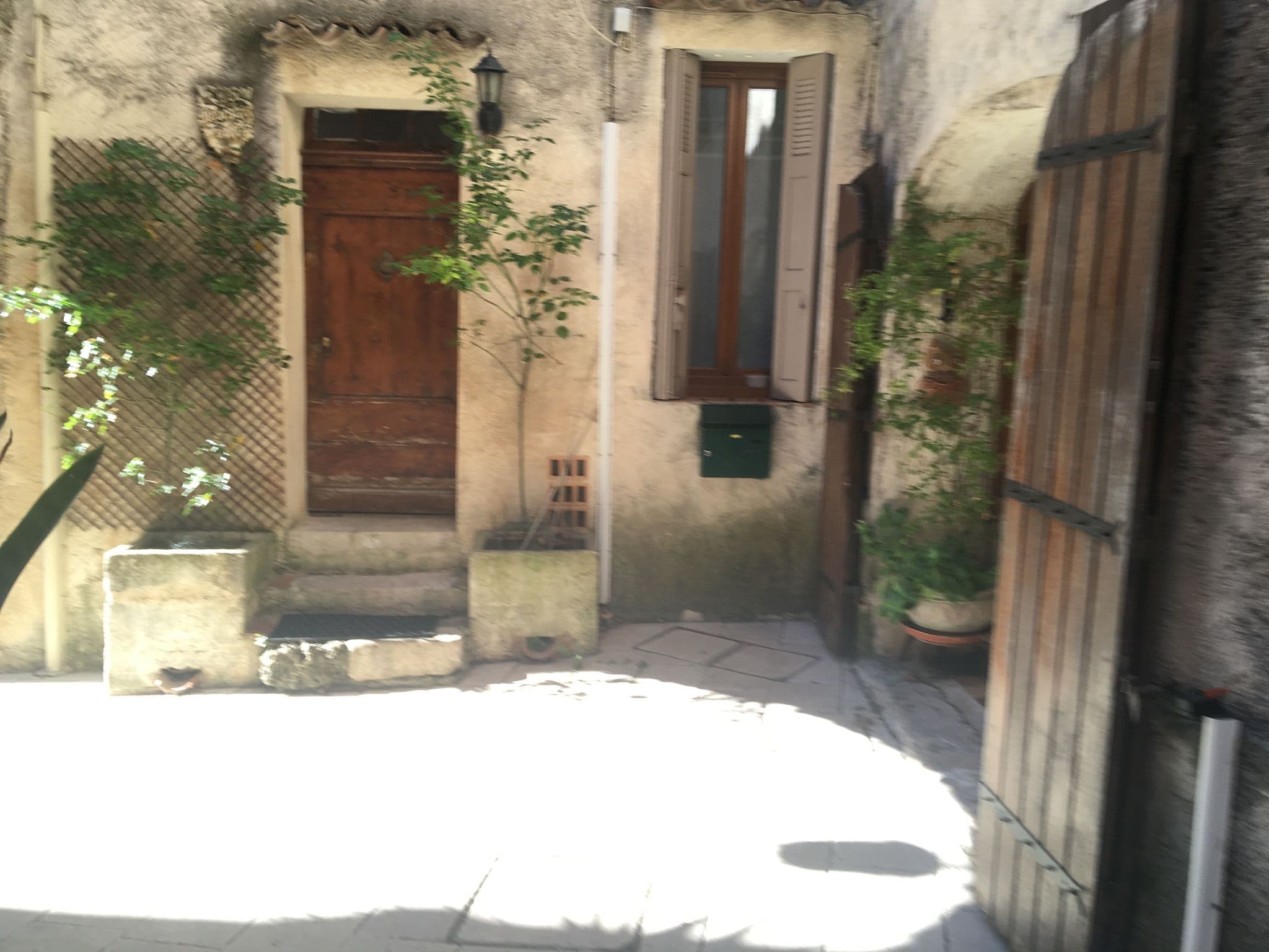 Street view near Les Arcades, Villecroze — © phjarry (CC BY-SA · Mapillary)
