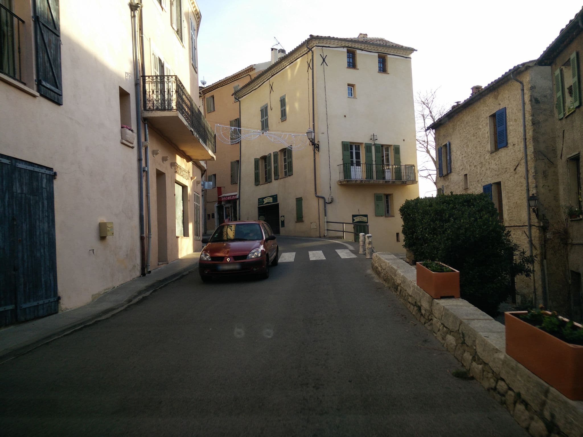 Street view near Au bon accueil, Fayence — © joostjakob (CC BY-SA · Mapillary)
