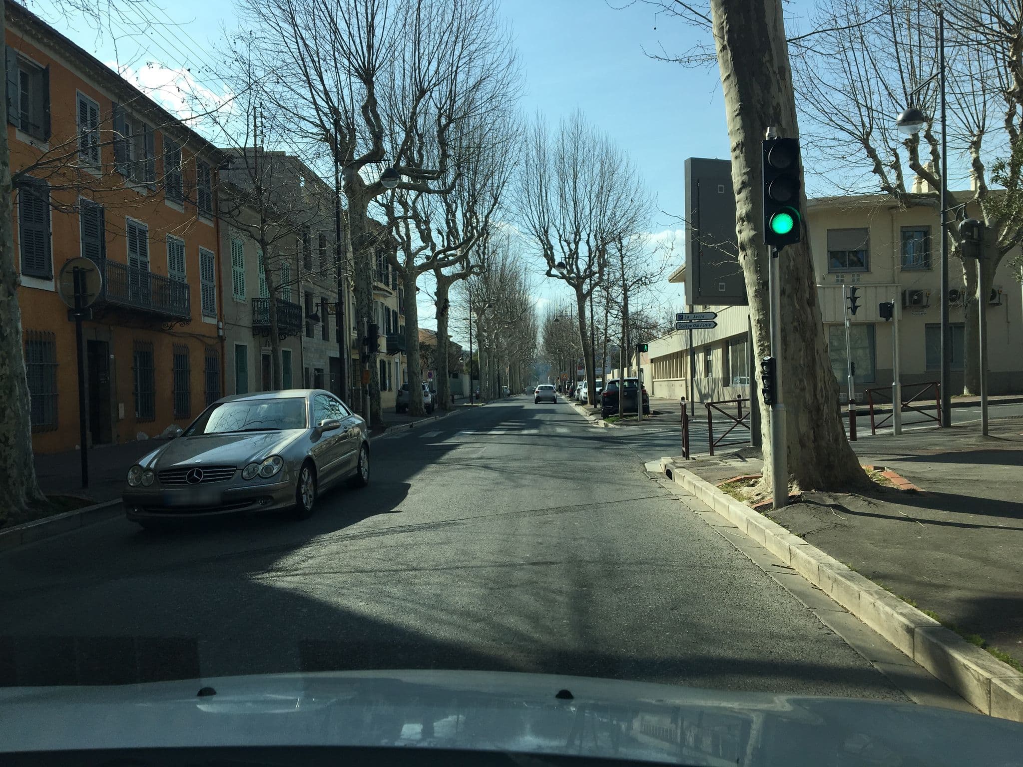 Street view near Hôtel Restaurant la Pergola, Draguignan — © zimmy (CC BY-SA · Mapillary)