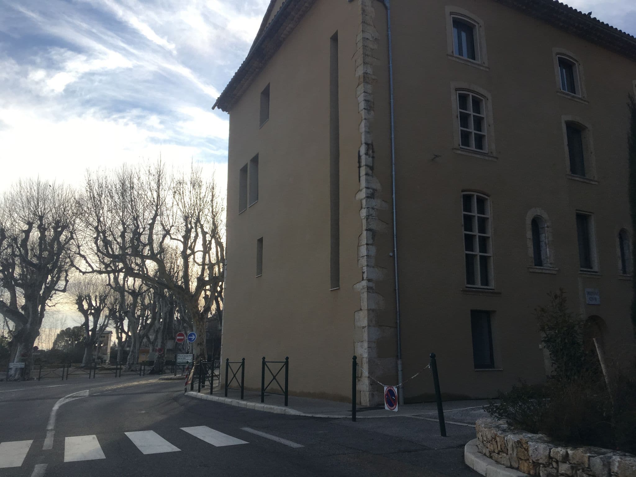 Street view near Hôtel St Marc, Aups — © phjarry (CC BY-SA · Mapillary)