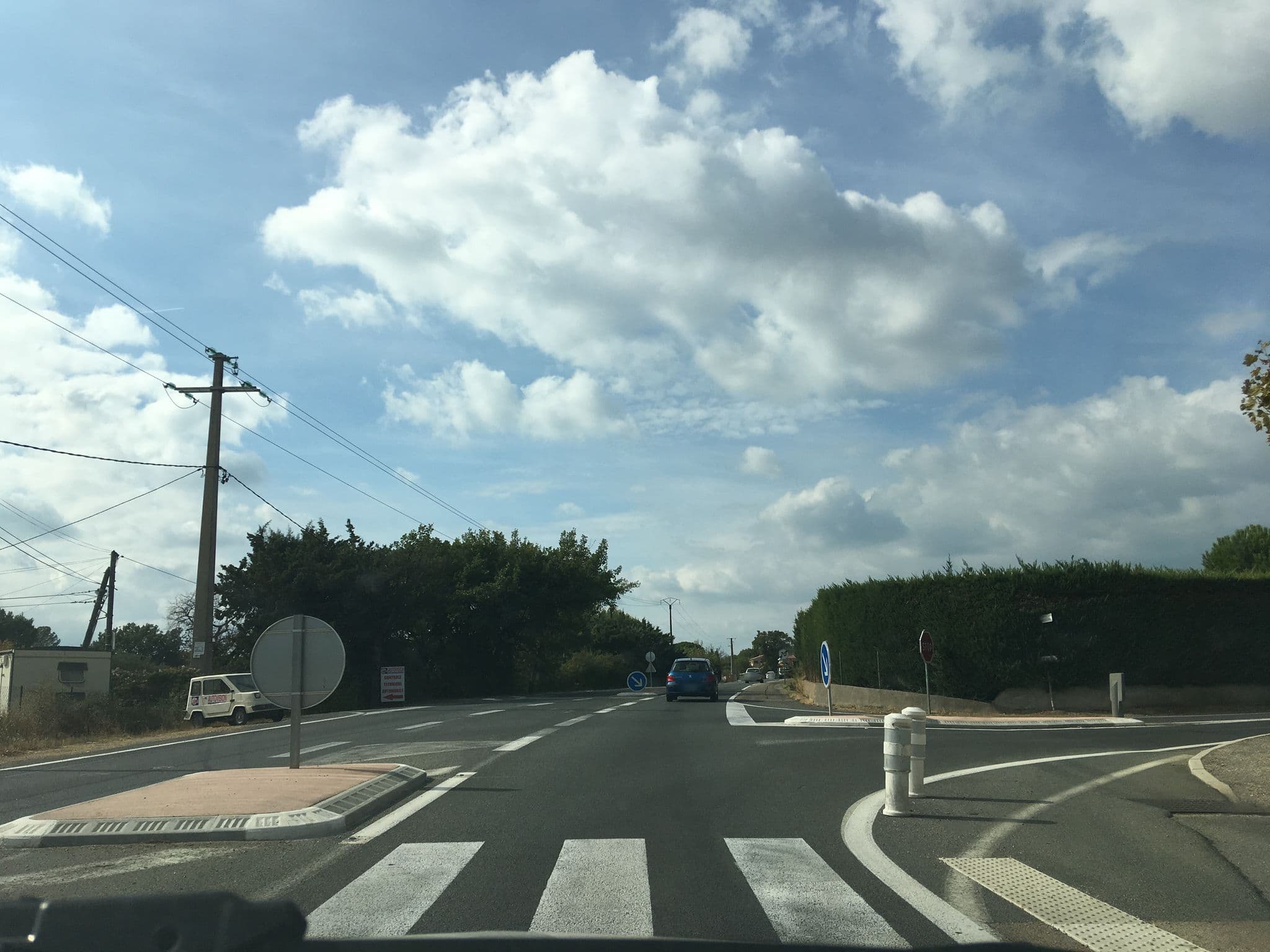 Street view near Hôtel Les Olivers, Draguignan — © phjarry (CC BY-SA · Mapillary)