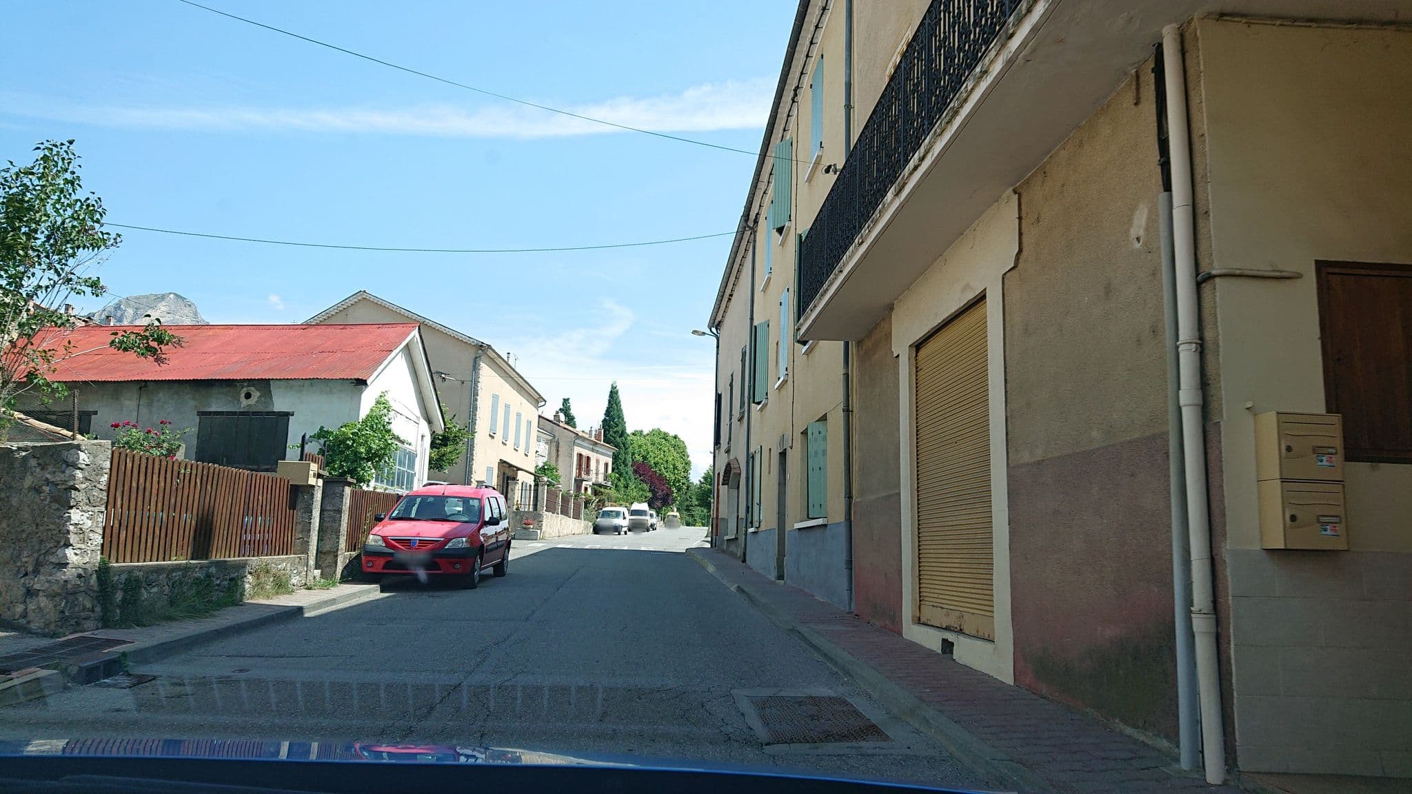 Street view near La Maison Des Hotes, Tallard — © remonet (CC BY-SA · Mapillary)
