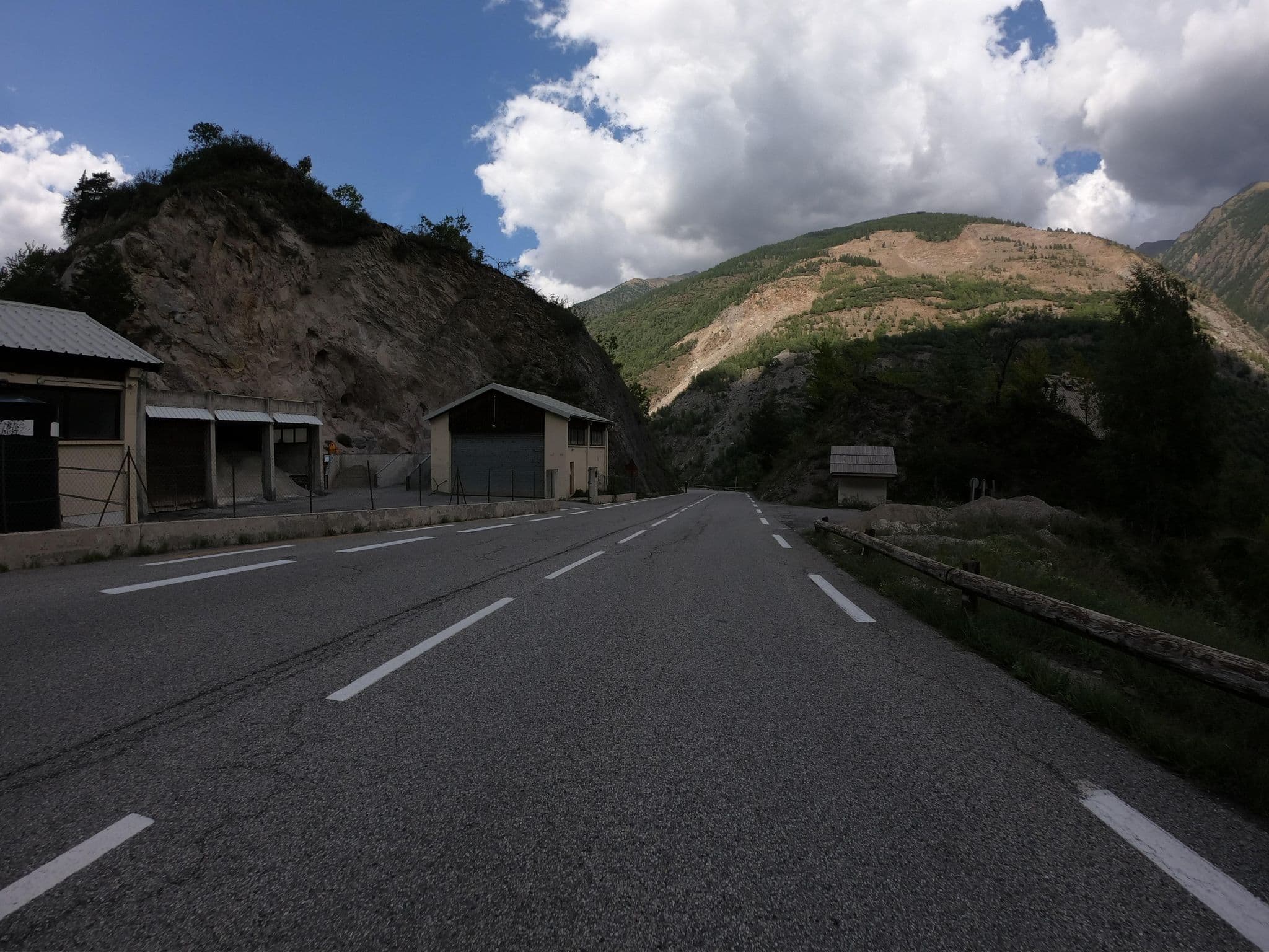 Street view near Hotel Le Stéphanois, Saint-Étienne-de-Tinée — © joostjakob (CC BY-SA · Mapillary)
