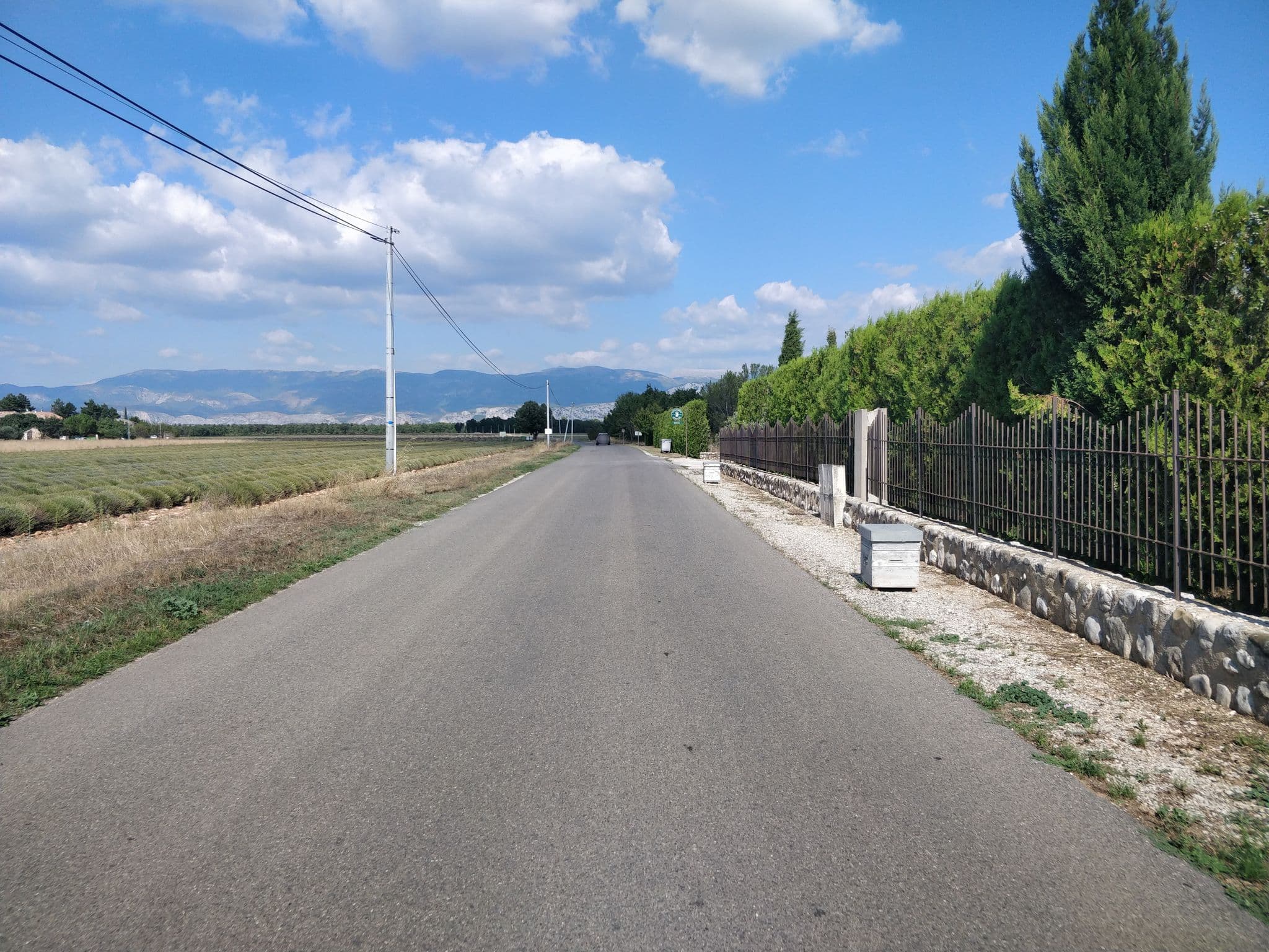 Street view near Ferme Para Lou, Riez — © raymond (CC BY-SA · Mapillary)