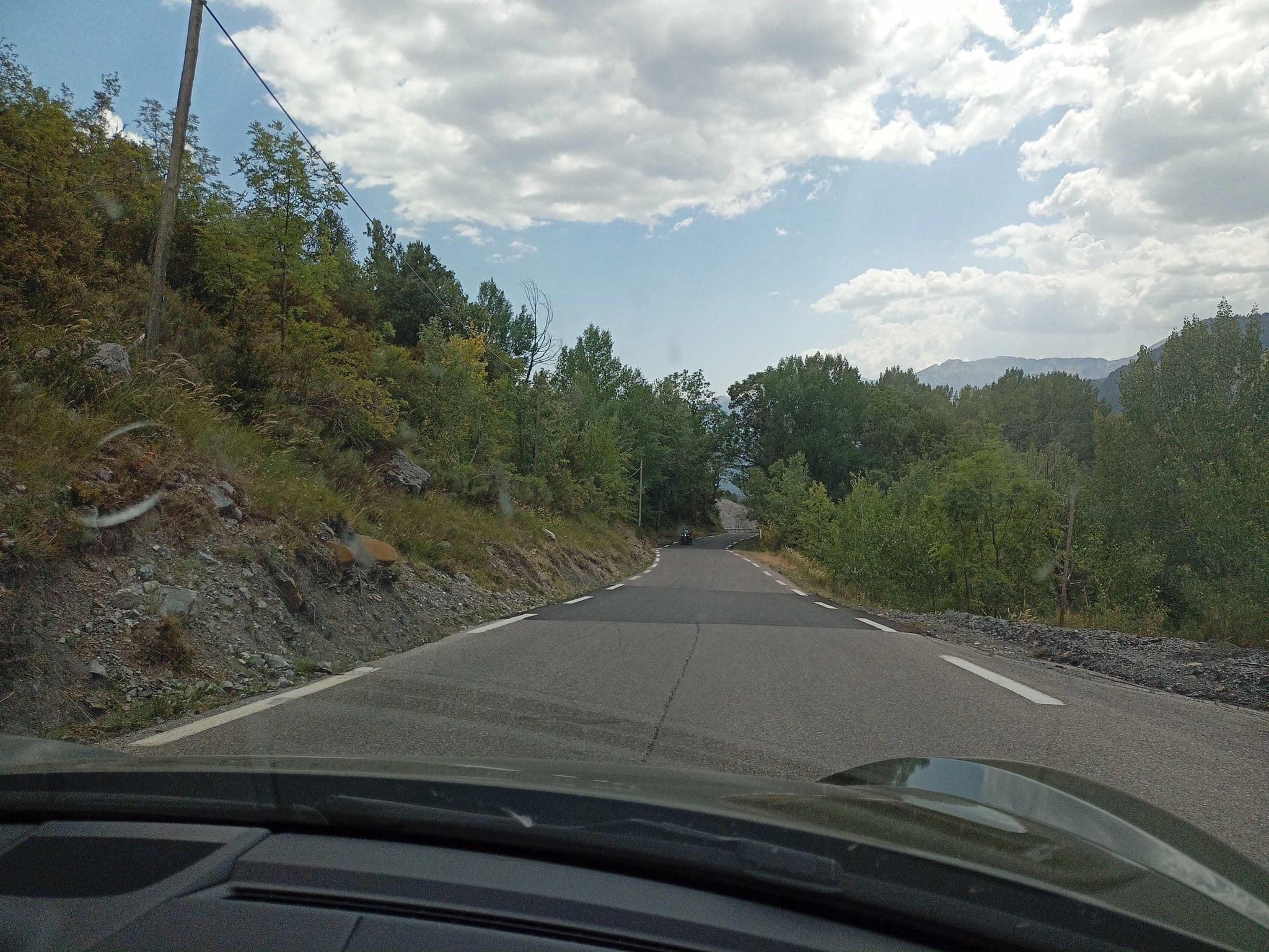 Street view near Yourte Oustamura, Saint-Étienne-de-Tinée — © xdTAGCLAN (CC BY-SA · Mapillary)