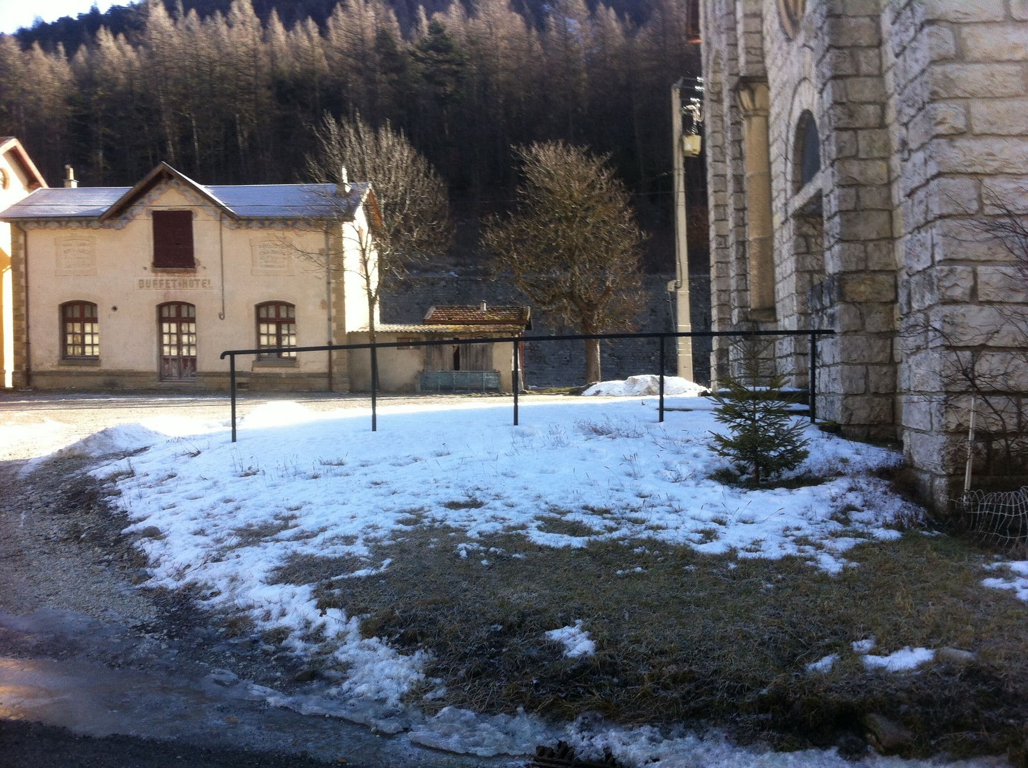 Street view near Hôtel de la Gare, Annot — © brunor (CC BY-SA · Mapillary)