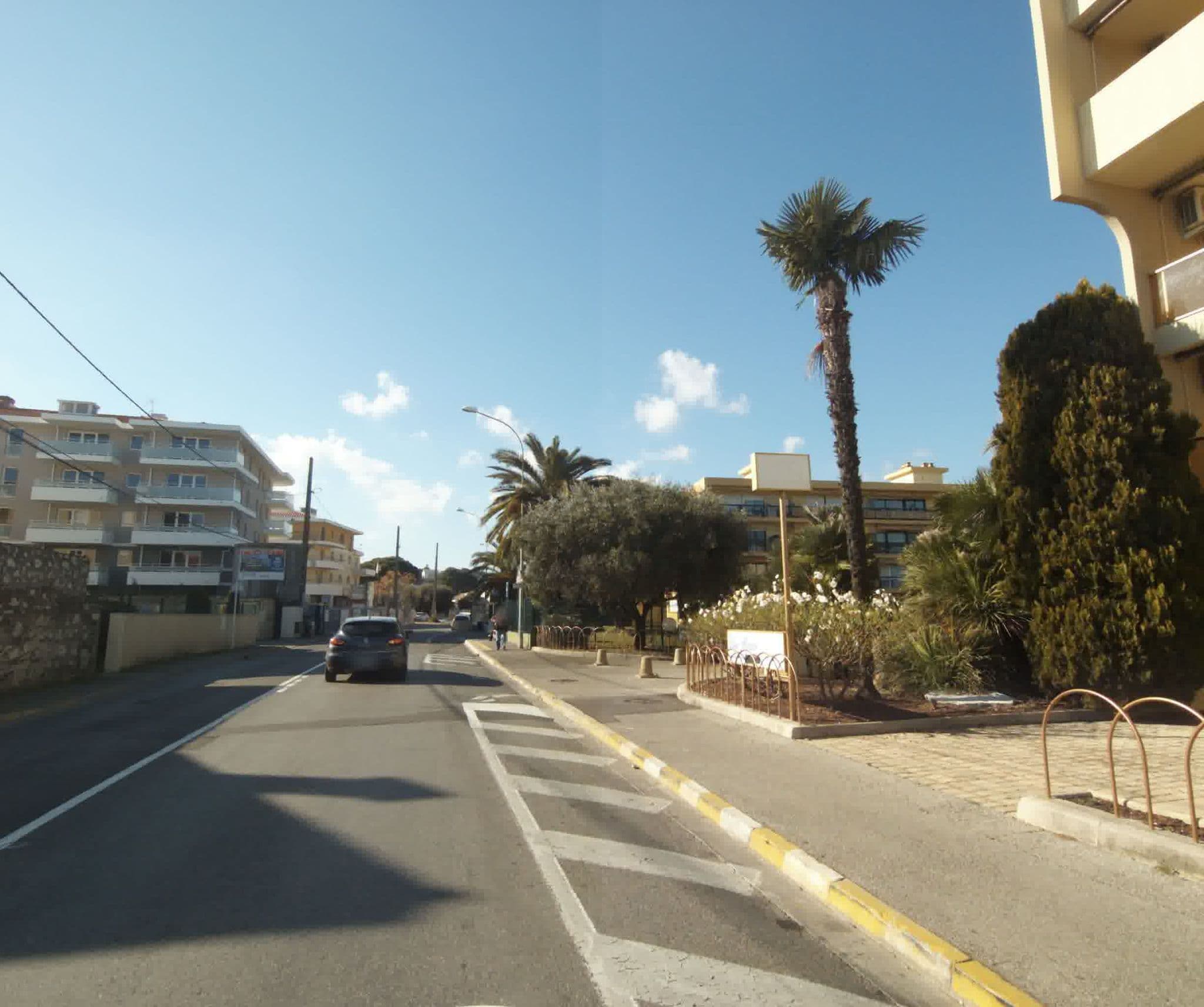 Street view near Blue Marine Hôtel, Antibes — © sogefi (CC BY-SA · Mapillary)