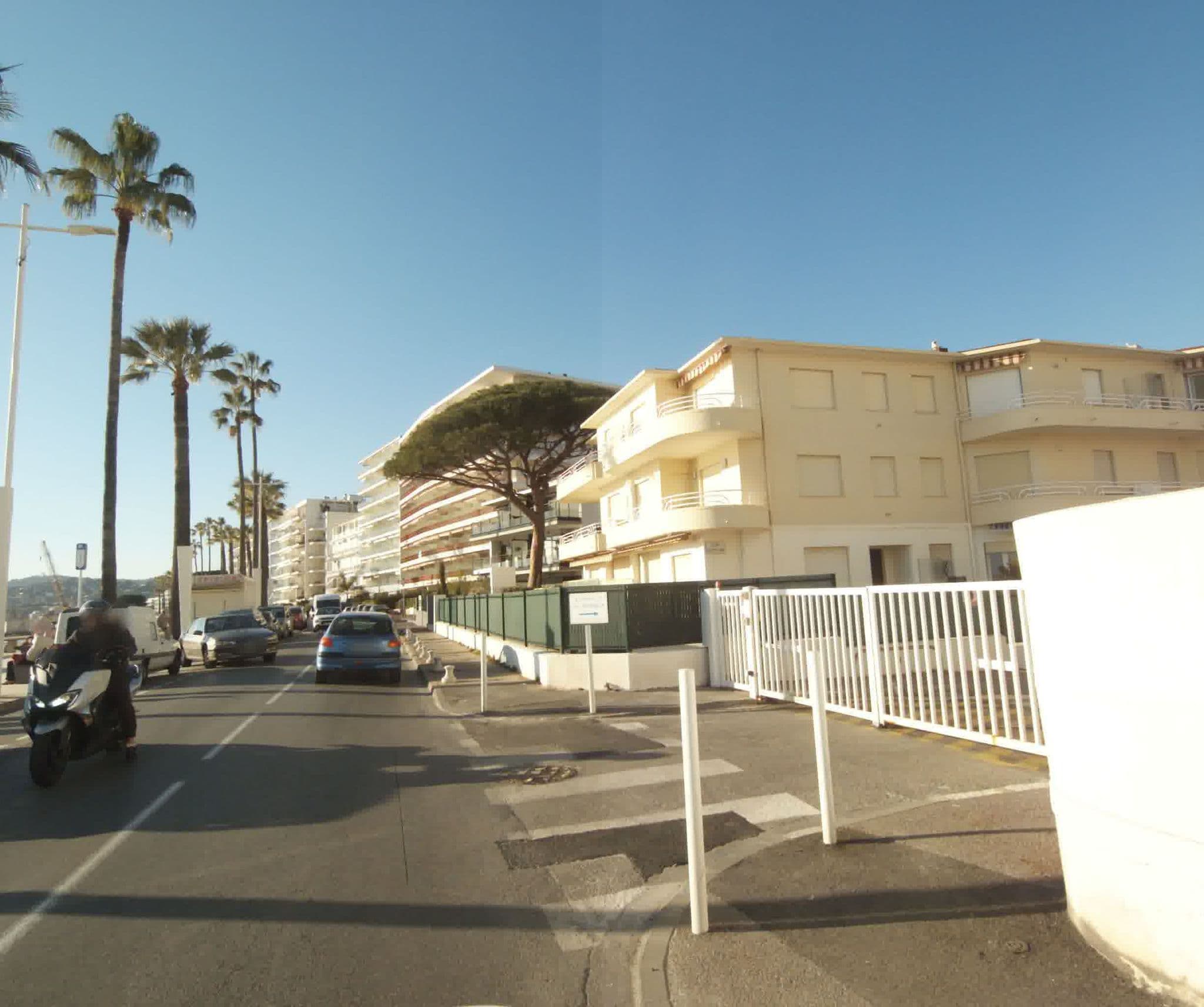 Street view near Le Tropique, Juan-les-Pins — © sogefi (CC BY-SA · Mapillary)