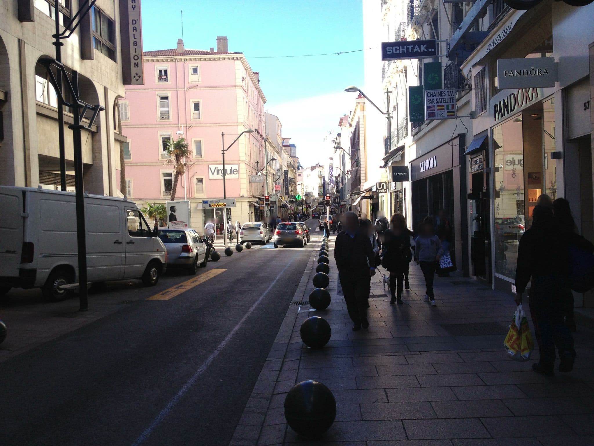 Street view near Hotel Corona Cannes, Cannes — © jesolem (CC BY-SA · Mapillary)