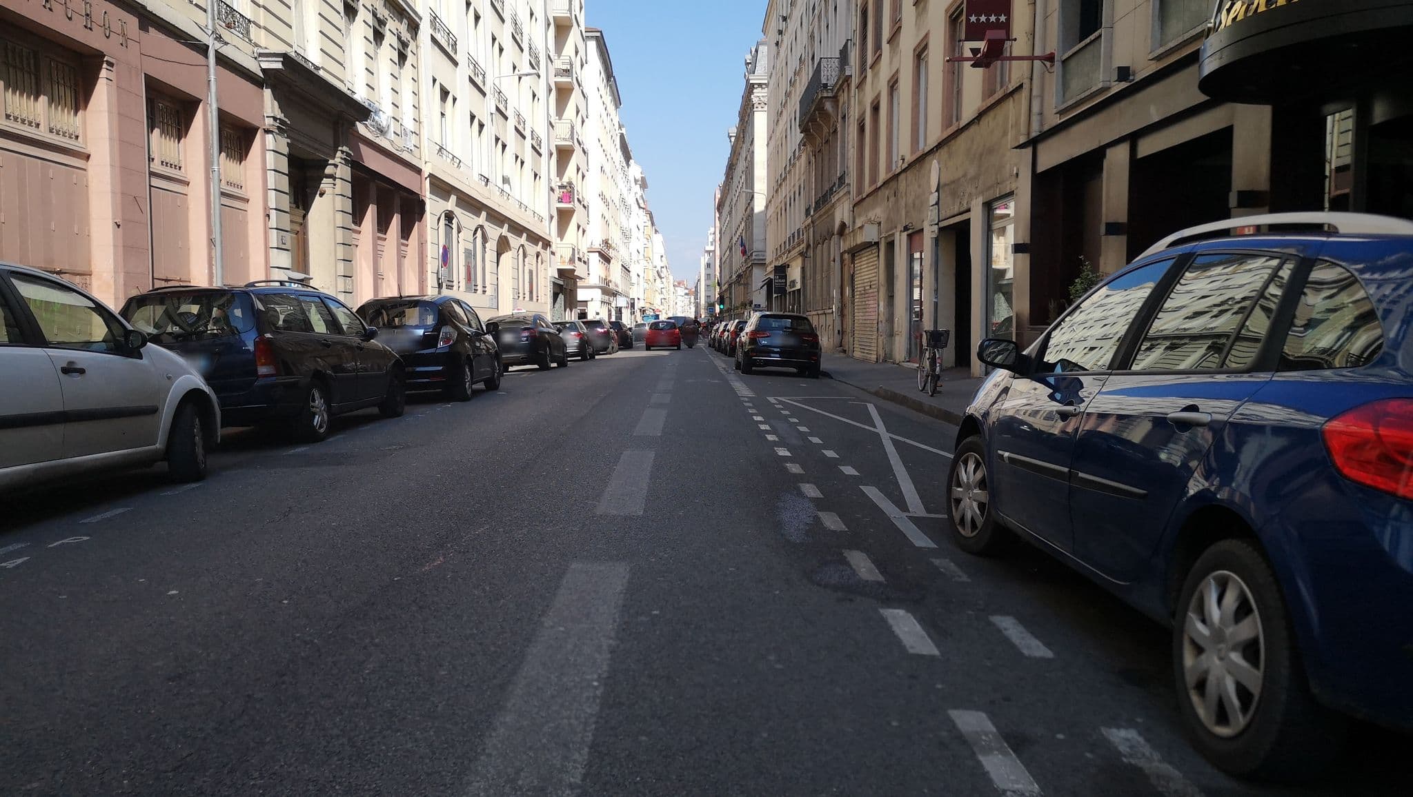Street view near Roosevelt, Lyon 06 — © blueberry (CC BY-SA · Mapillary)