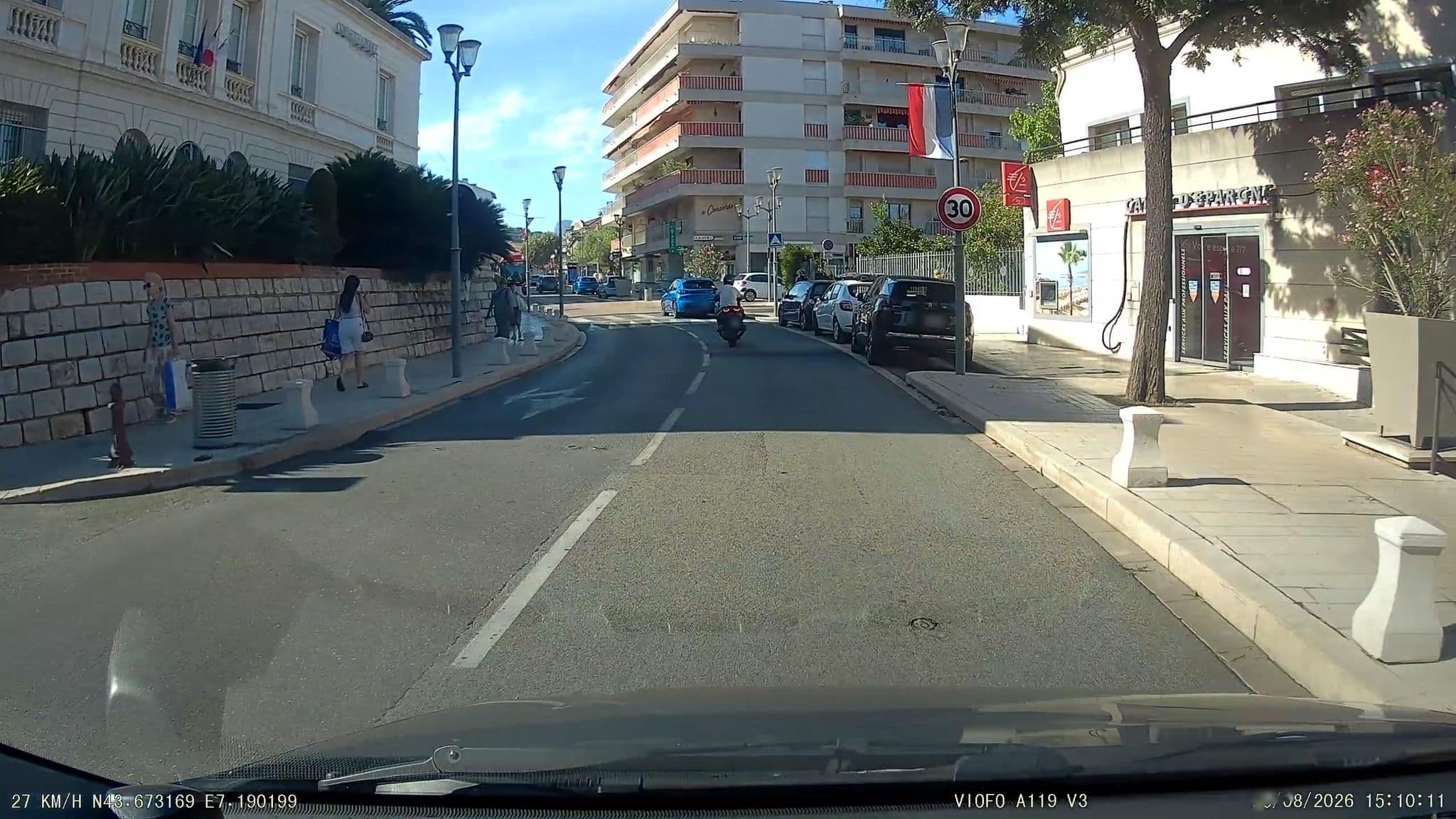 Street view near Motel le Gabian, Saint-Laurent-du-Var — © aSaWaWa (CC BY-SA · Mapillary)