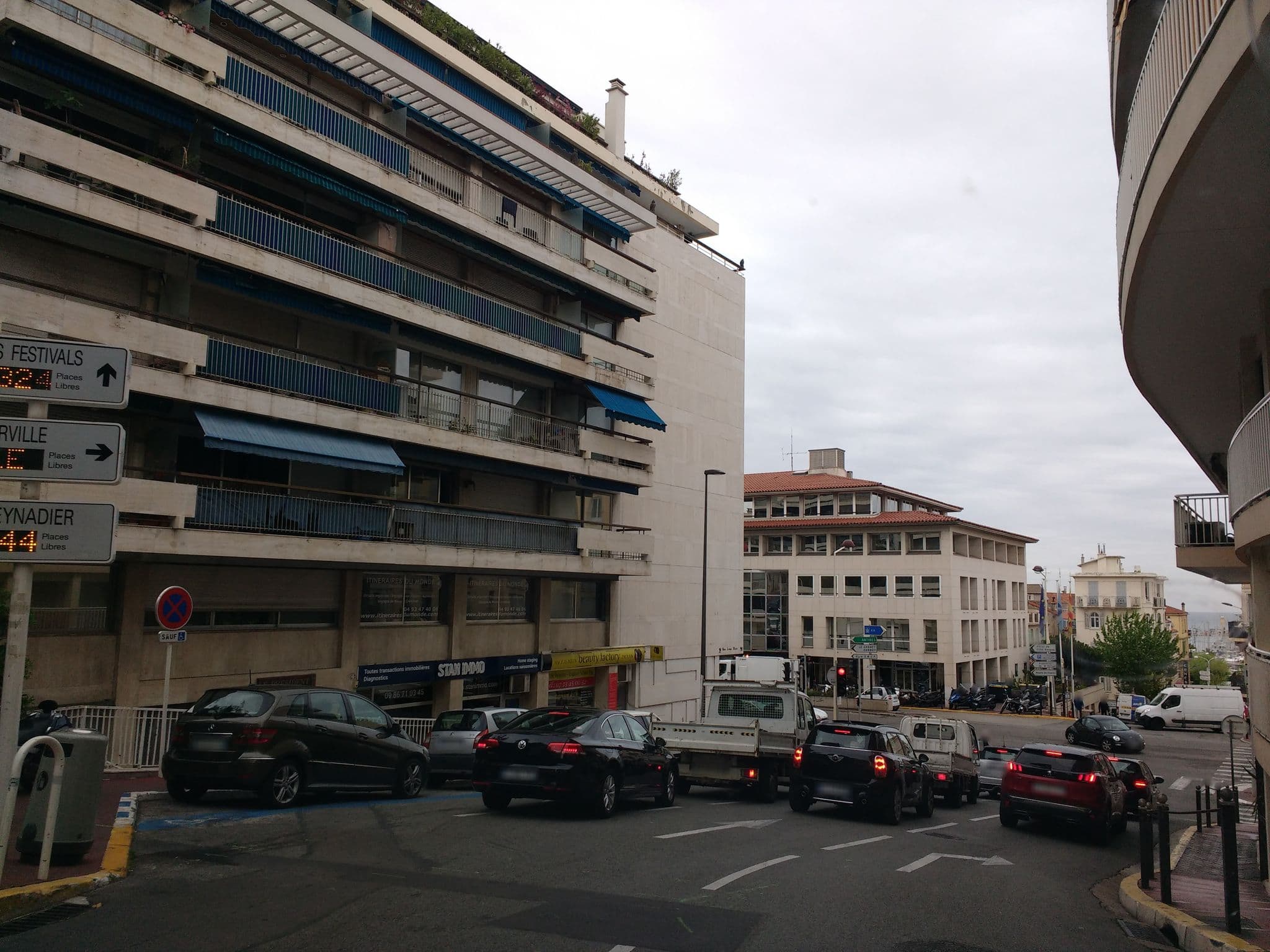 Street view near Résidence le Président, Cannes — © thetornado76 (CC BY-SA · Mapillary)