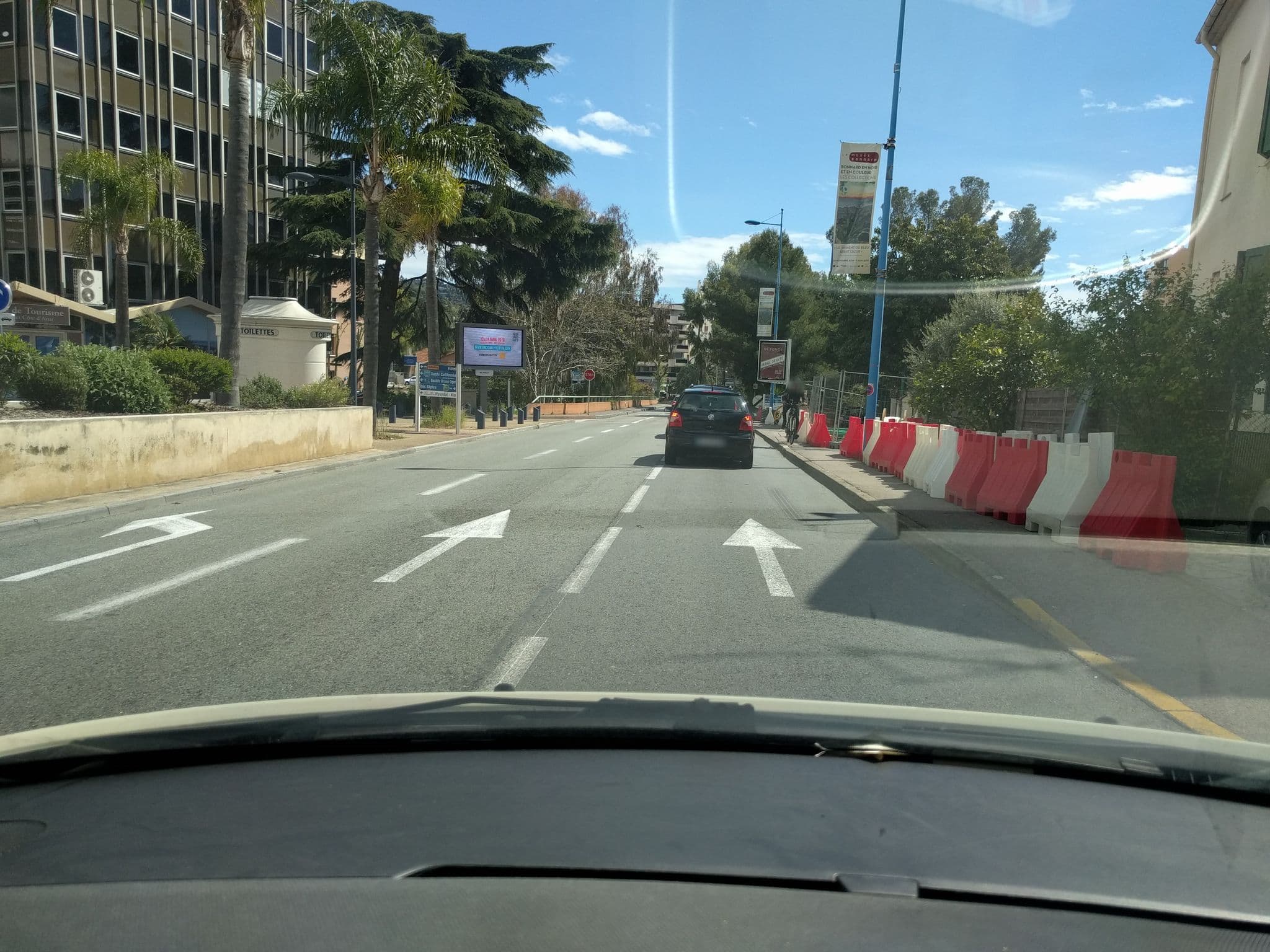 Street view near La Cle Du Sud, Le Cannet — © baptistemm (CC BY-SA · Mapillary)