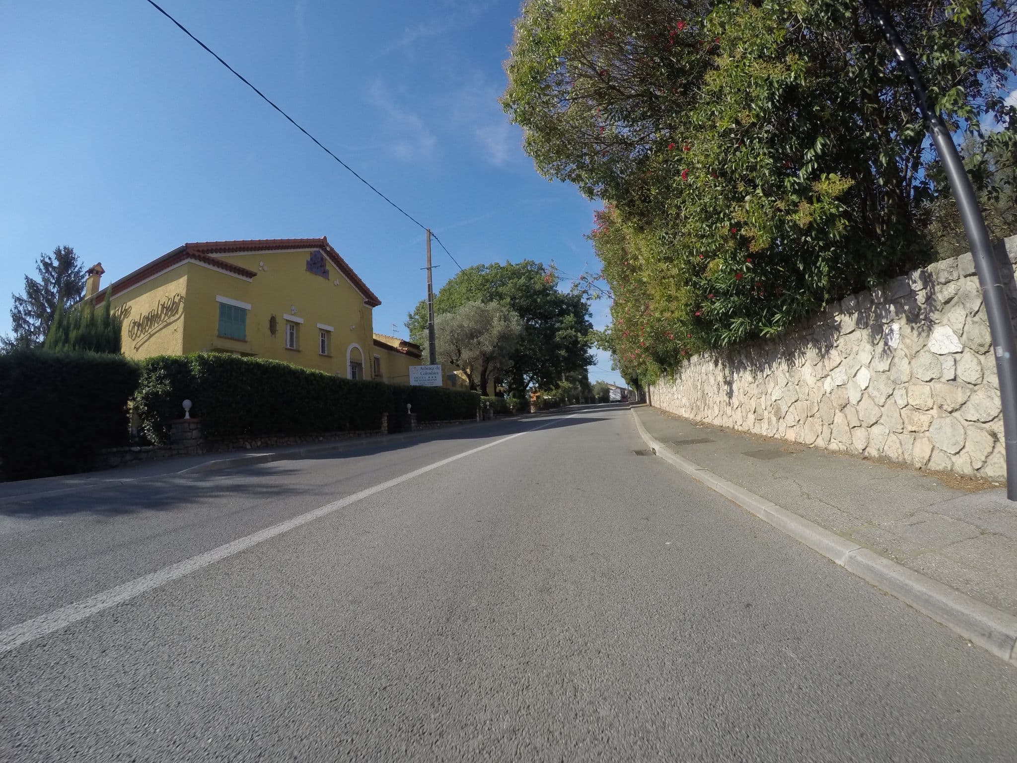 Street view near Auberge Du Colombier, La Colle-sur-Loup — © jesolem (CC BY-SA · Mapillary)
