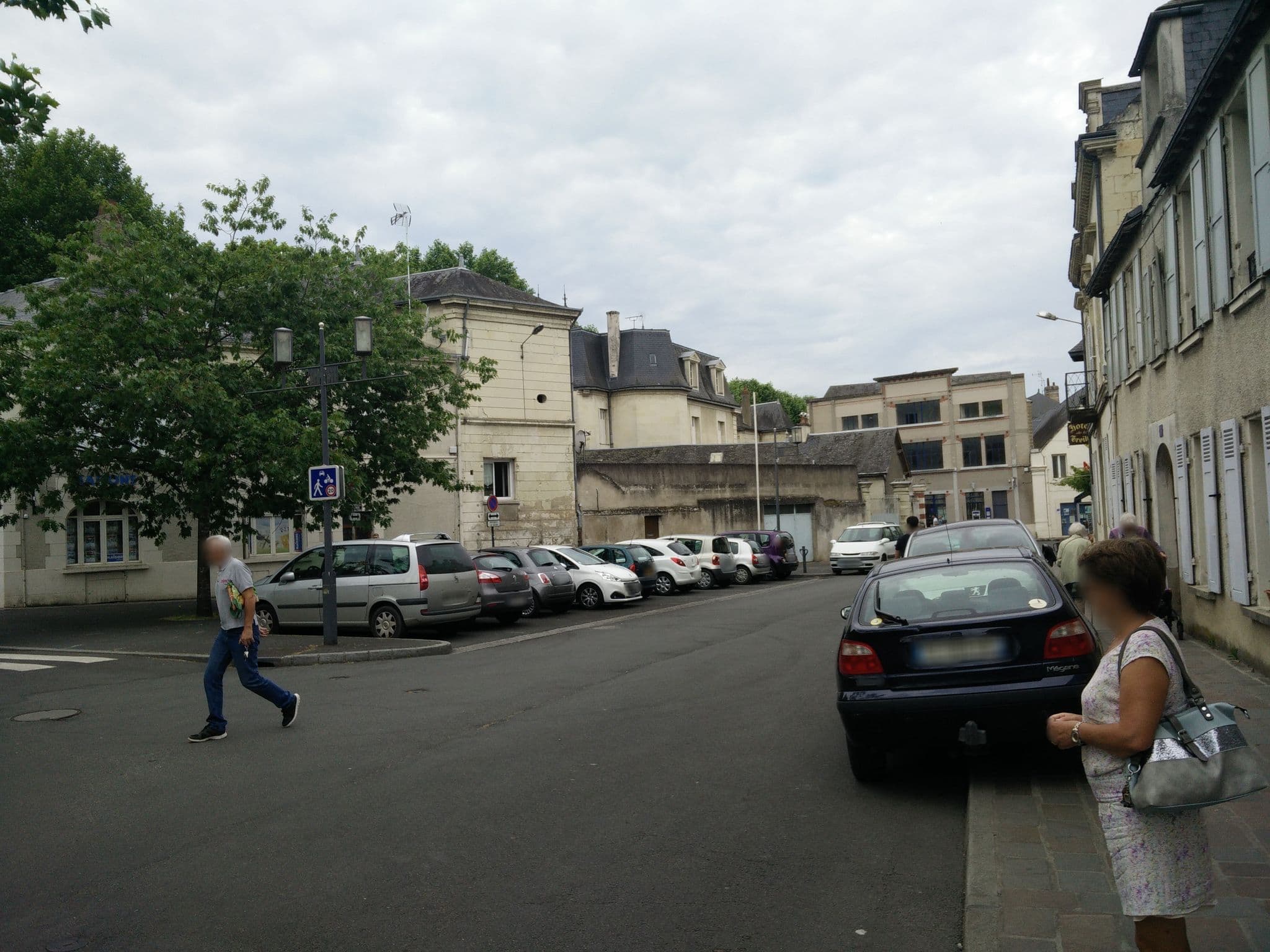 Street view near La Treille, Chinon — © bernardvoyageur (CC BY-SA · Mapillary)