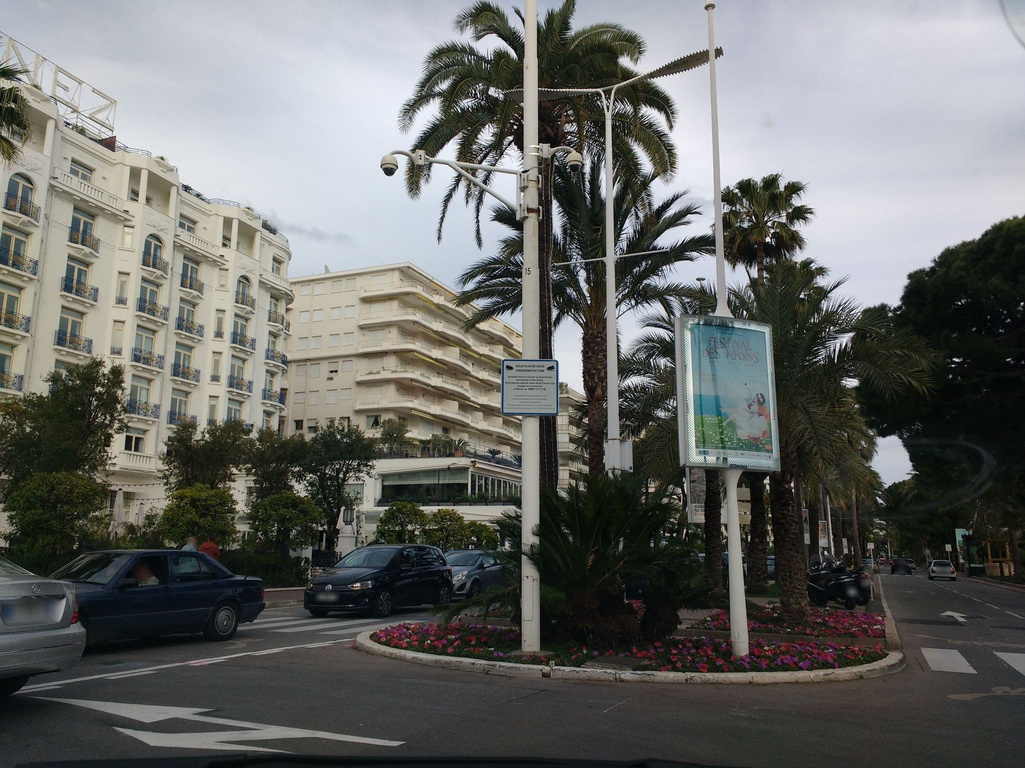 Street view near Terrasse du Martinez, Cannes — © thetornado76 (CC BY-SA · Mapillary)