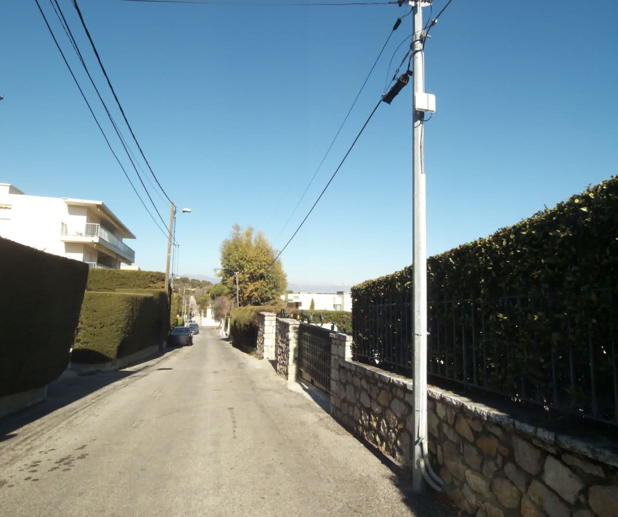 Street view near Cap Mer Antibes, Juan-les-Pins — © sogefi (CC BY-SA · Mapillary)