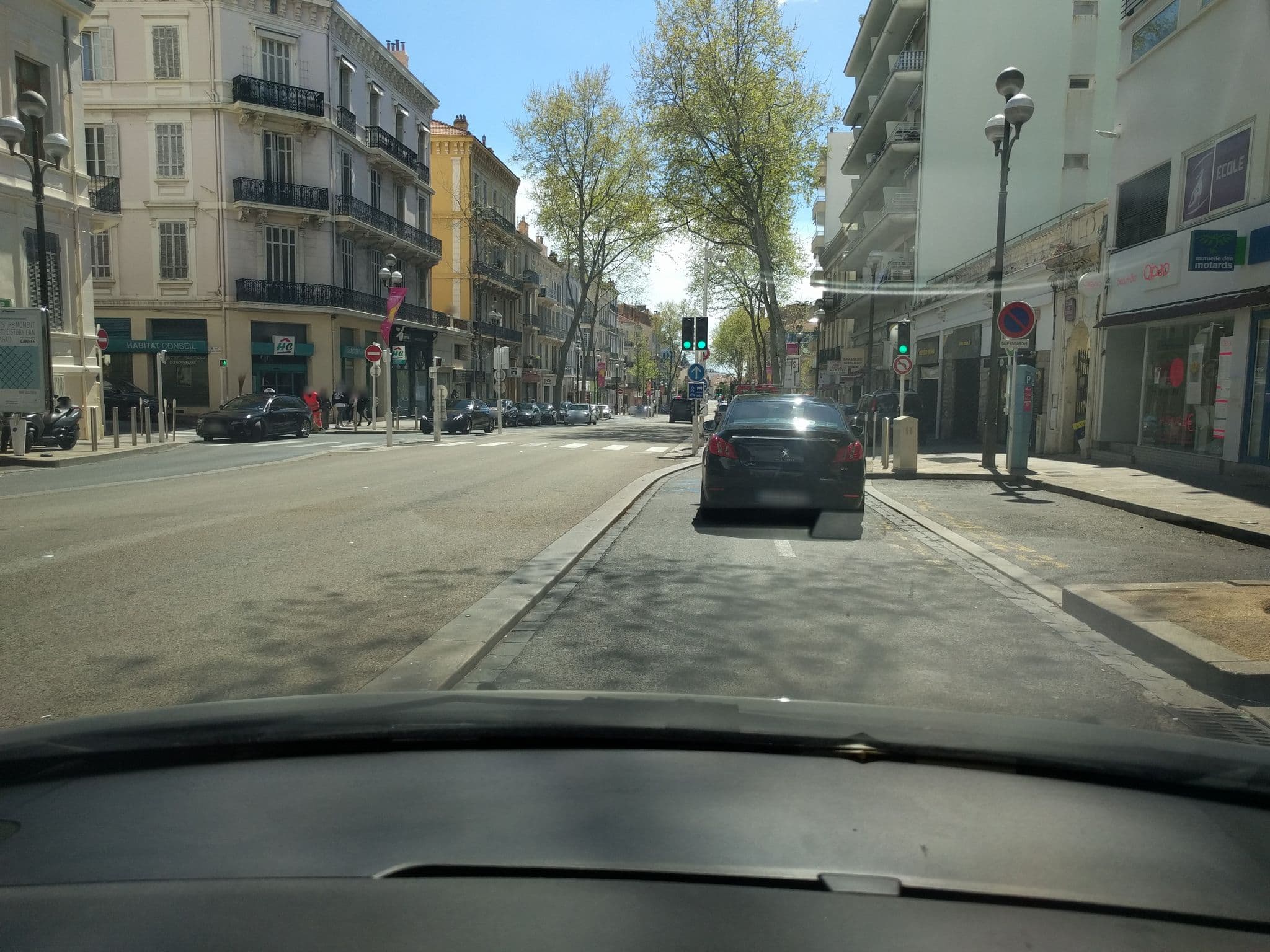 Street view near Villa Carnot, Cannes — © baptistemm (CC BY-SA · Mapillary)