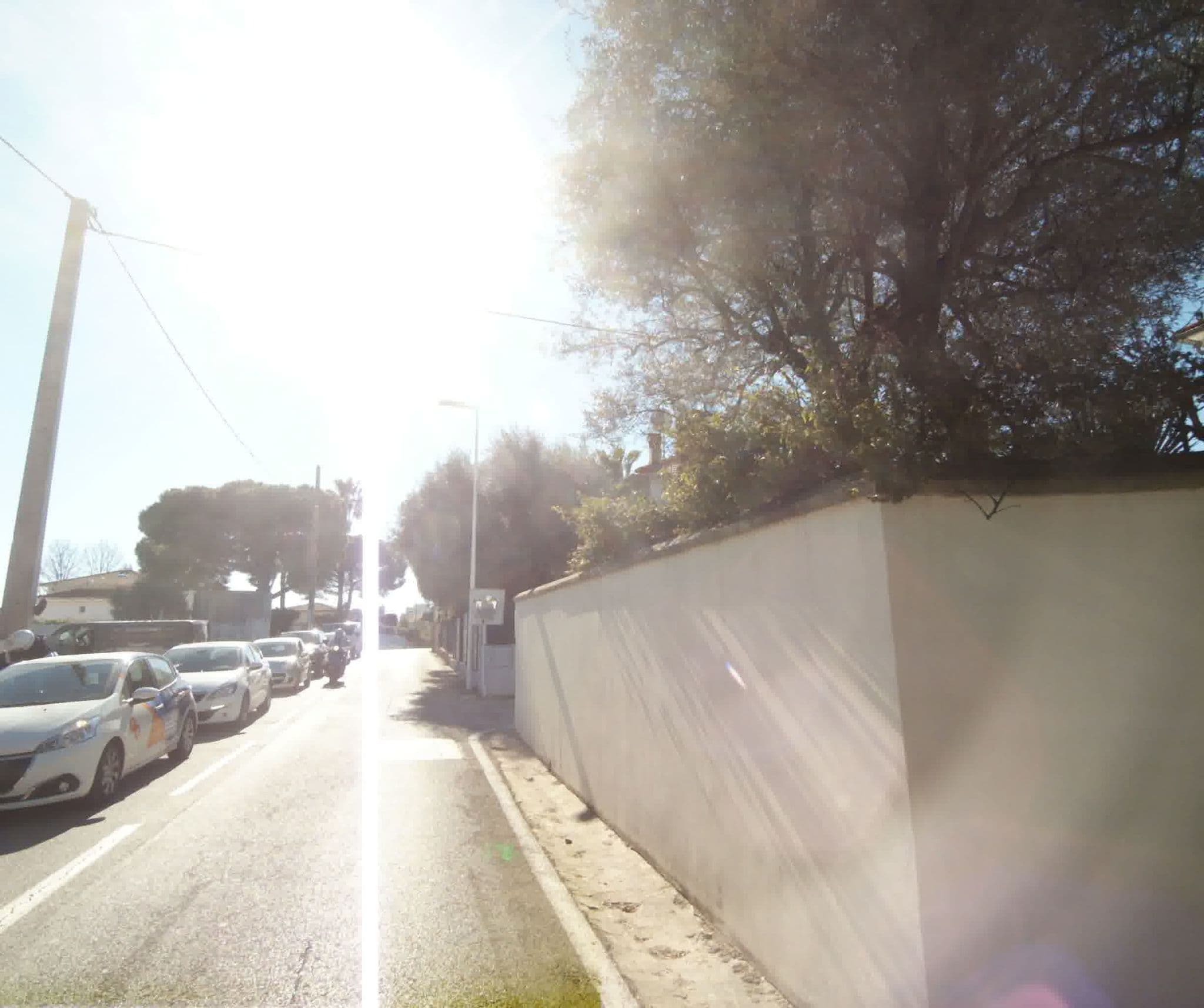 Street view near Plage de l'hotel Ambassadeur, Juan-les-Pins — © sogefi (CC BY-SA · Mapillary)