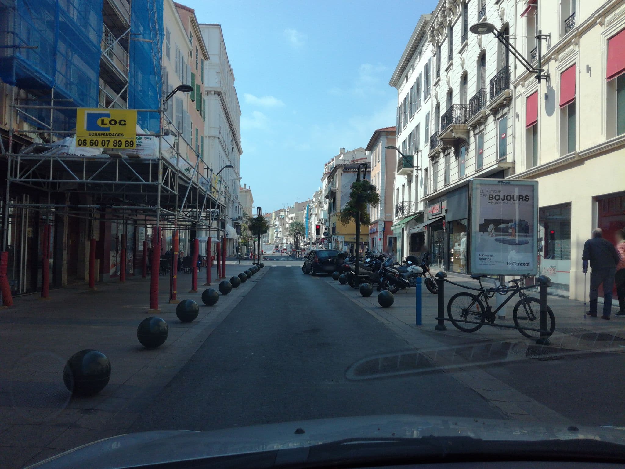 Street view near Azur Meublé, Cannes — © baptistemm (CC BY-SA · Mapillary)