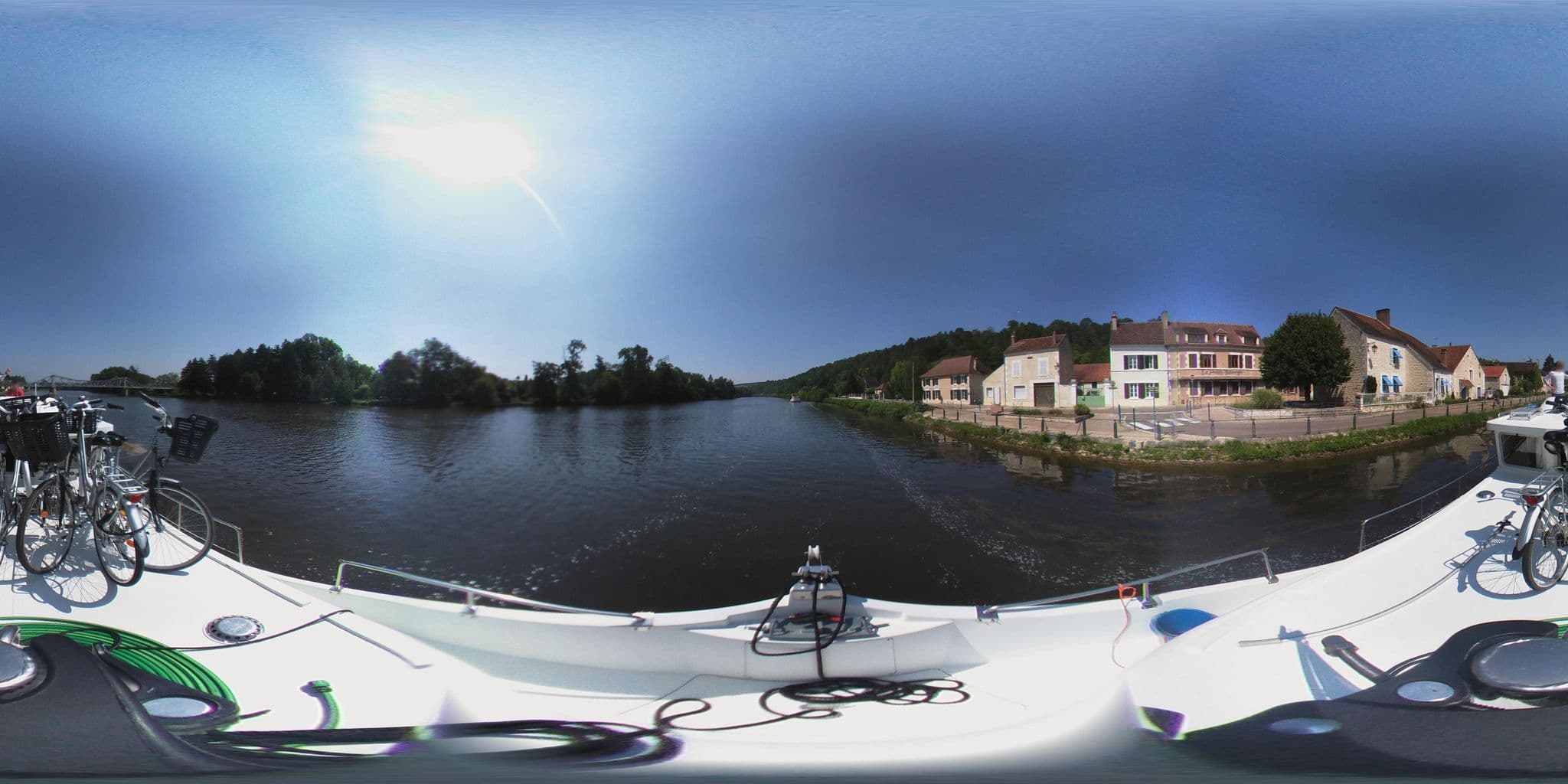 Street view near La Petite Auberge, Augy — © beat (CC BY-SA · Mapillary)