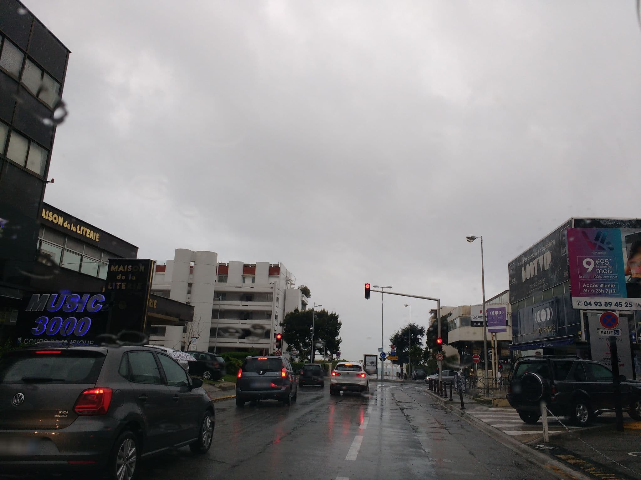 Street view near Galaxie du Gap, Saint-Laurent-du-Var — © thetornado76 (CC BY-SA · Mapillary)