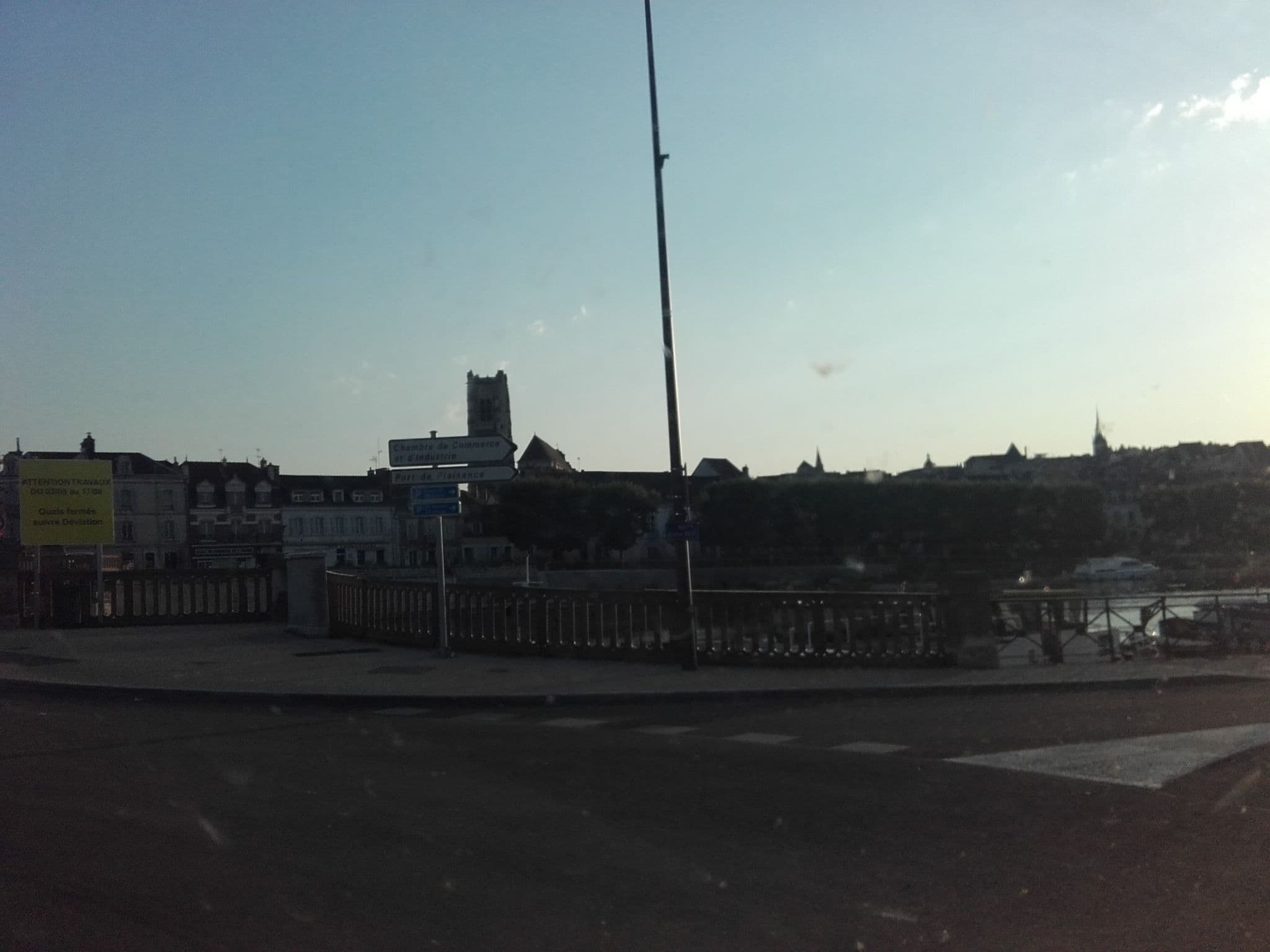Street view near Ibis, Auxerre — © alexcorioze (CC BY-SA · Mapillary)