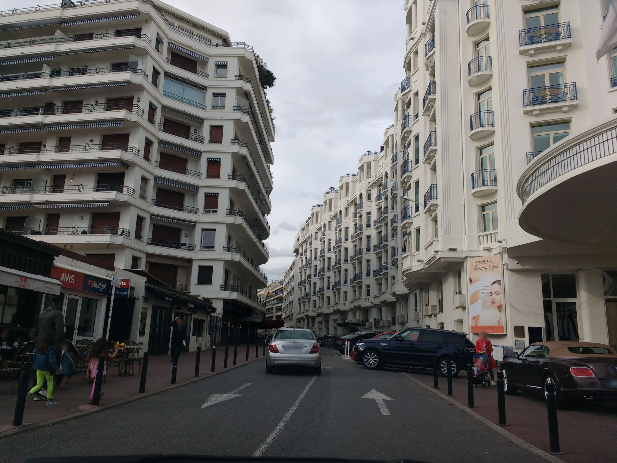 Street view near Piscine Hotel Martinez, Cannes — © thetornado76 (CC BY-SA · Mapillary)