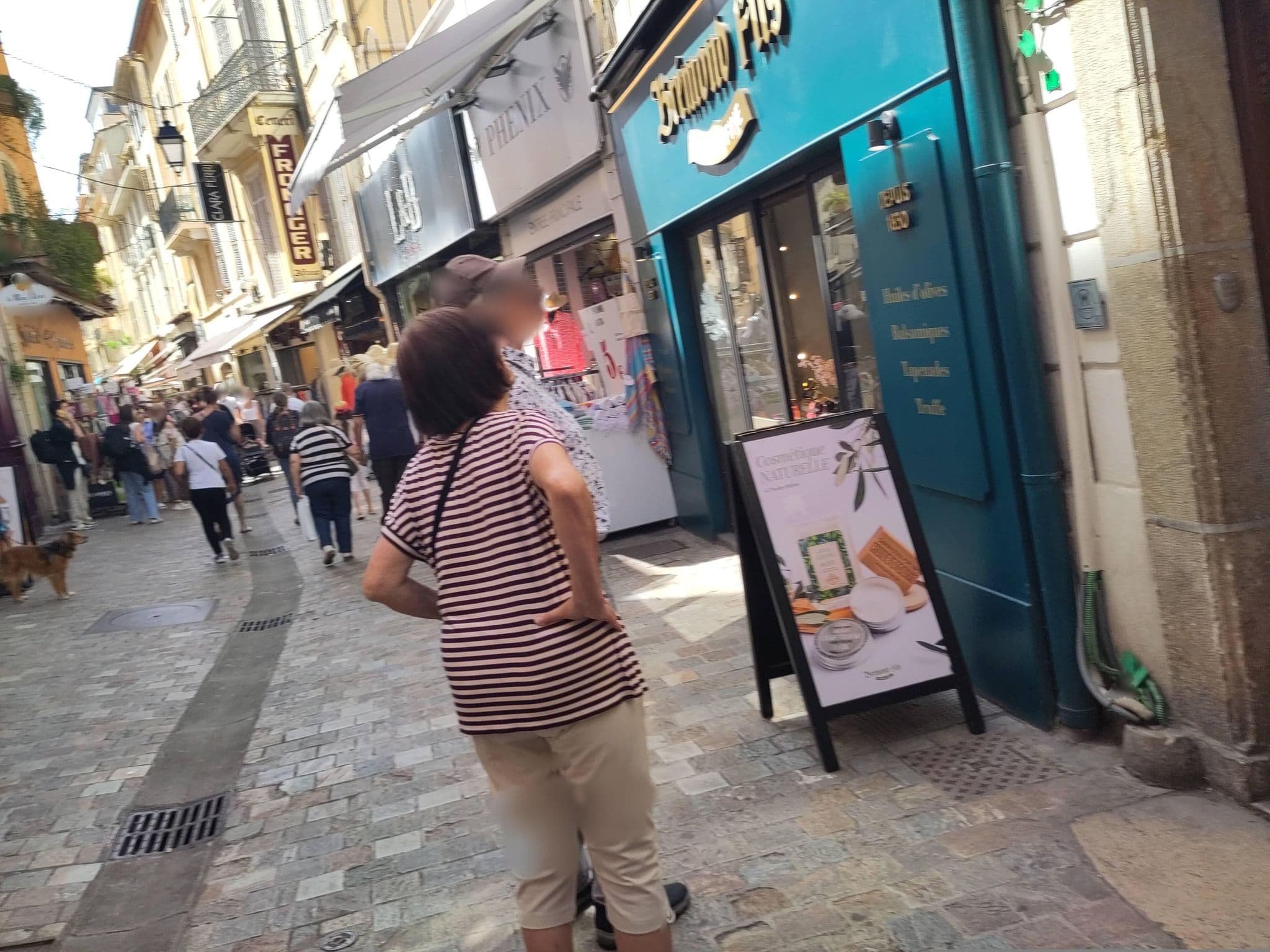 Street view near Cannes 3 min from Congress Palace, Cannes — © marcuscalabresus (CC BY-SA · Mapillary)