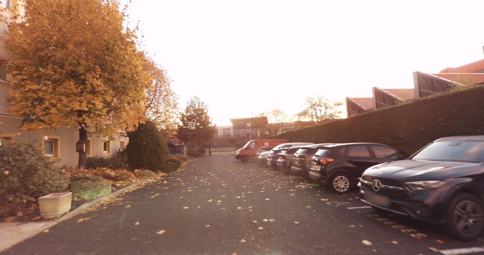 Street view near Brit Hôtel, Pérignat-lès-Sarliève — © sogefi (CC BY-SA · Mapillary)