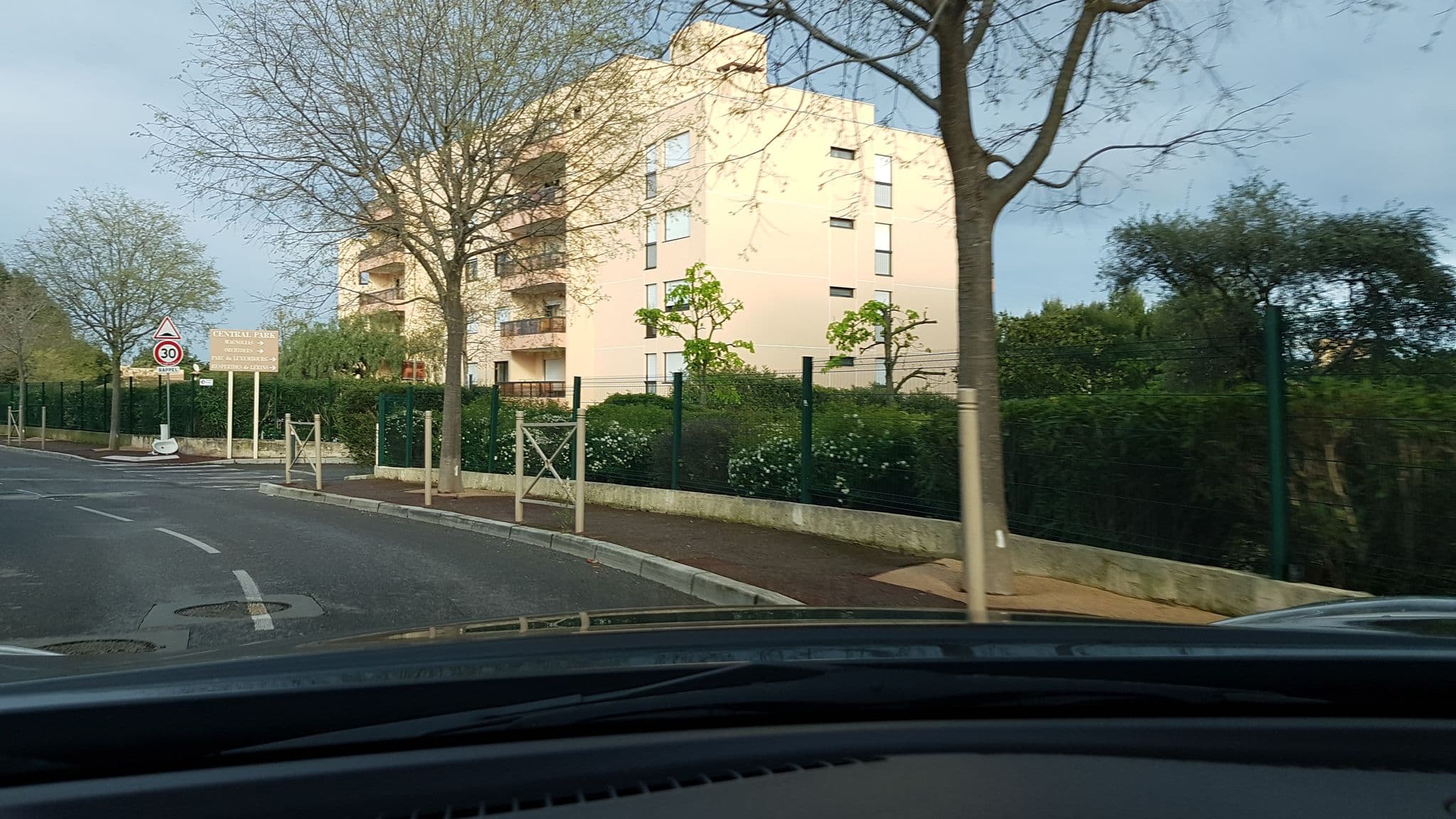Street view near Syndic des Copropriét. les Hespérides, Vallauris — © fredncpc (CC BY-SA · Mapillary)