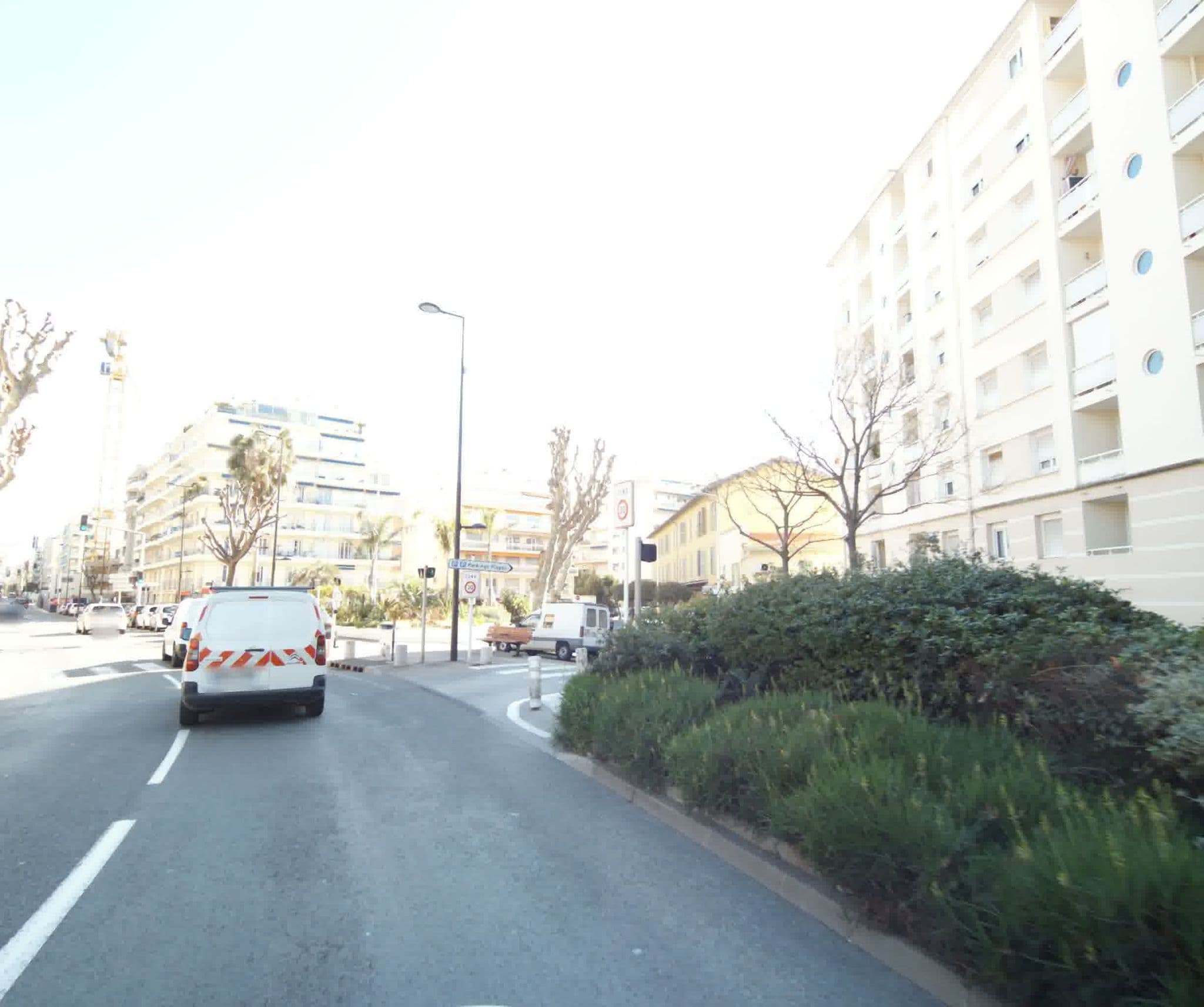 Street view near Hotel Le Lys, Juan-les-Pins — © sogefi (CC BY-SA · Mapillary)