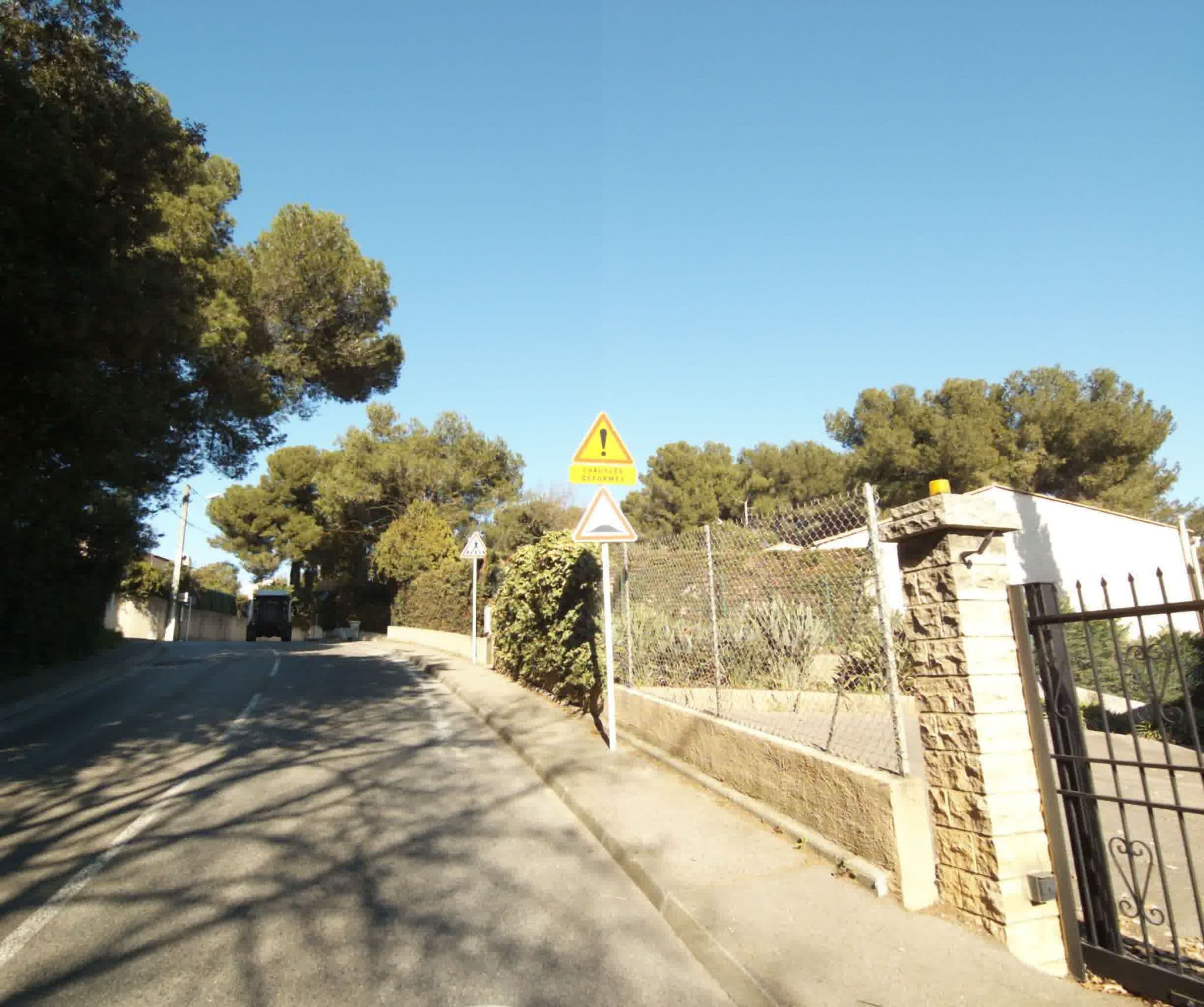 Street view near Star Hotel, Biot — © sogefi (CC BY-SA · Mapillary)