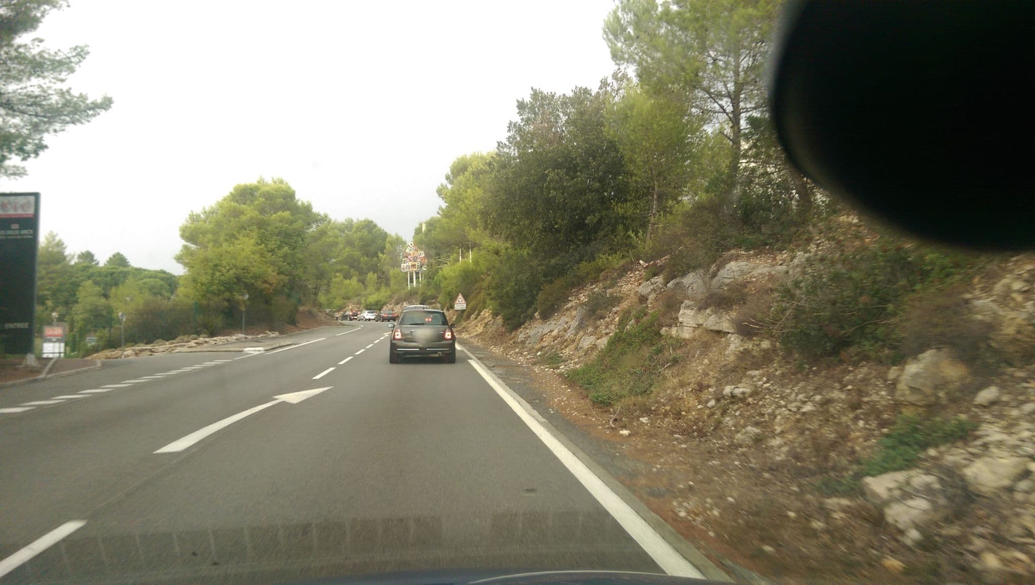 Street view near Hôtel Sophia, Valbonne — © kumy (CC BY-SA · Mapillary)