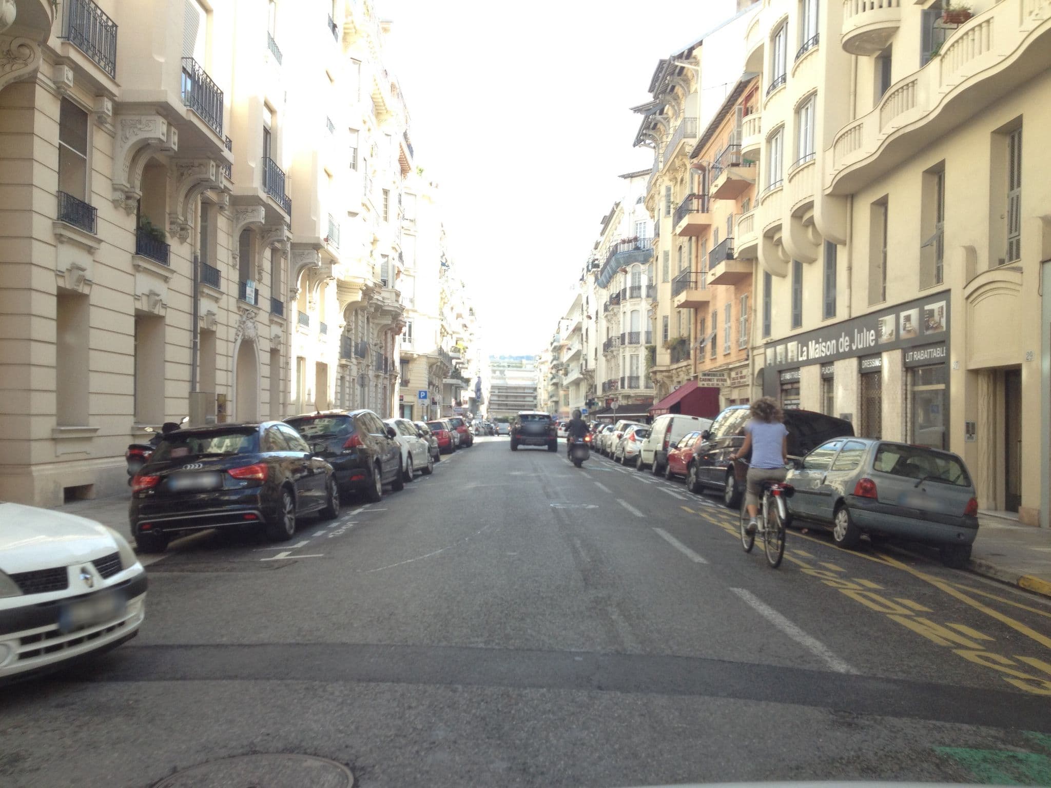 Street view near Neige et Merveilles, Gambetta — © zimmy (CC BY-SA · Mapillary)
