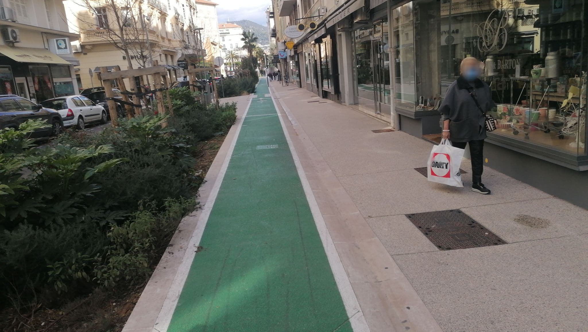Street view near Les Meredian, Jean-Médecin — © bayebass513 (CC BY-SA · Mapillary)