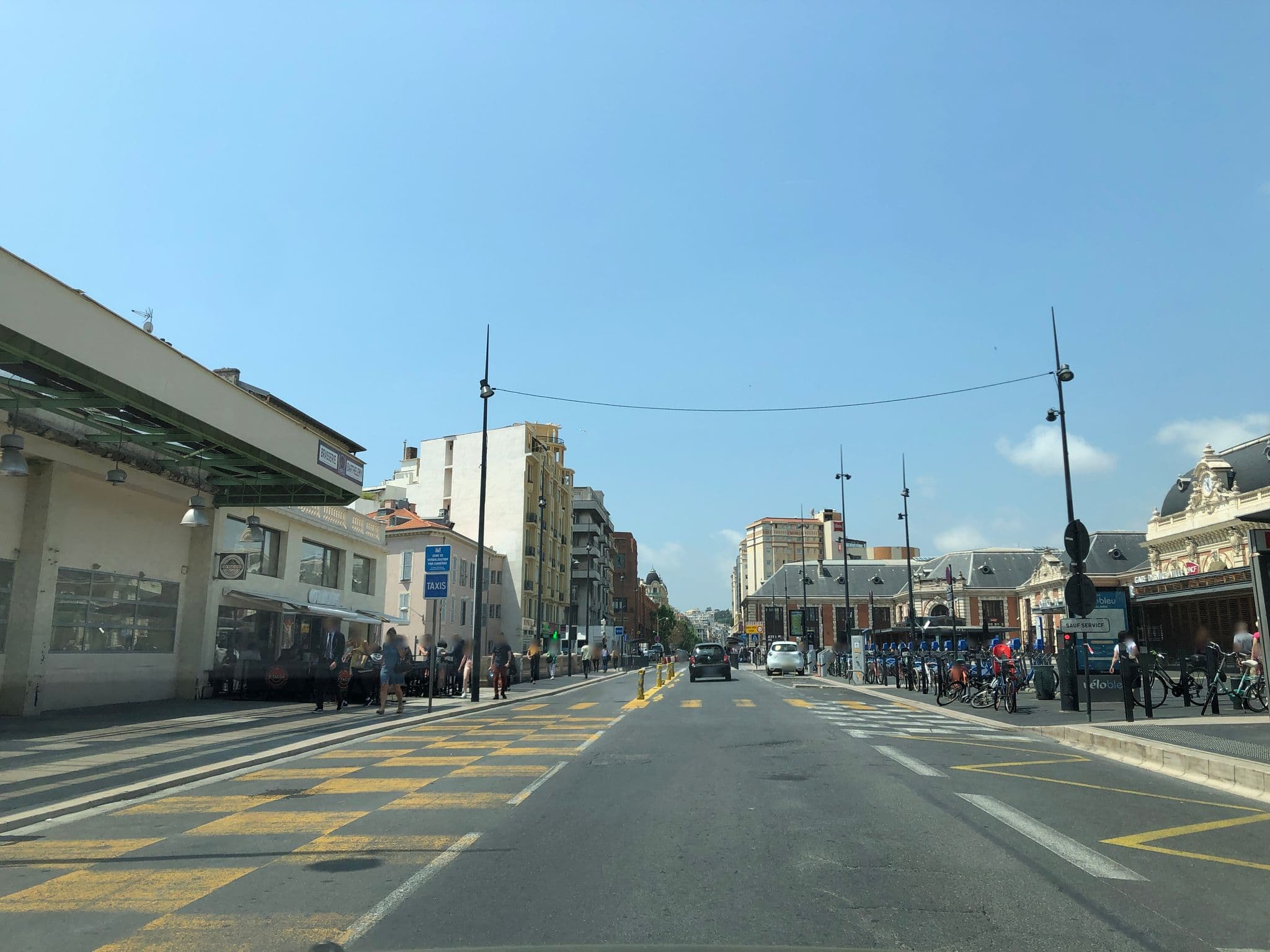 Street view near Hôtel de Berne, Nice — © lulucmy (CC BY-SA · Mapillary)