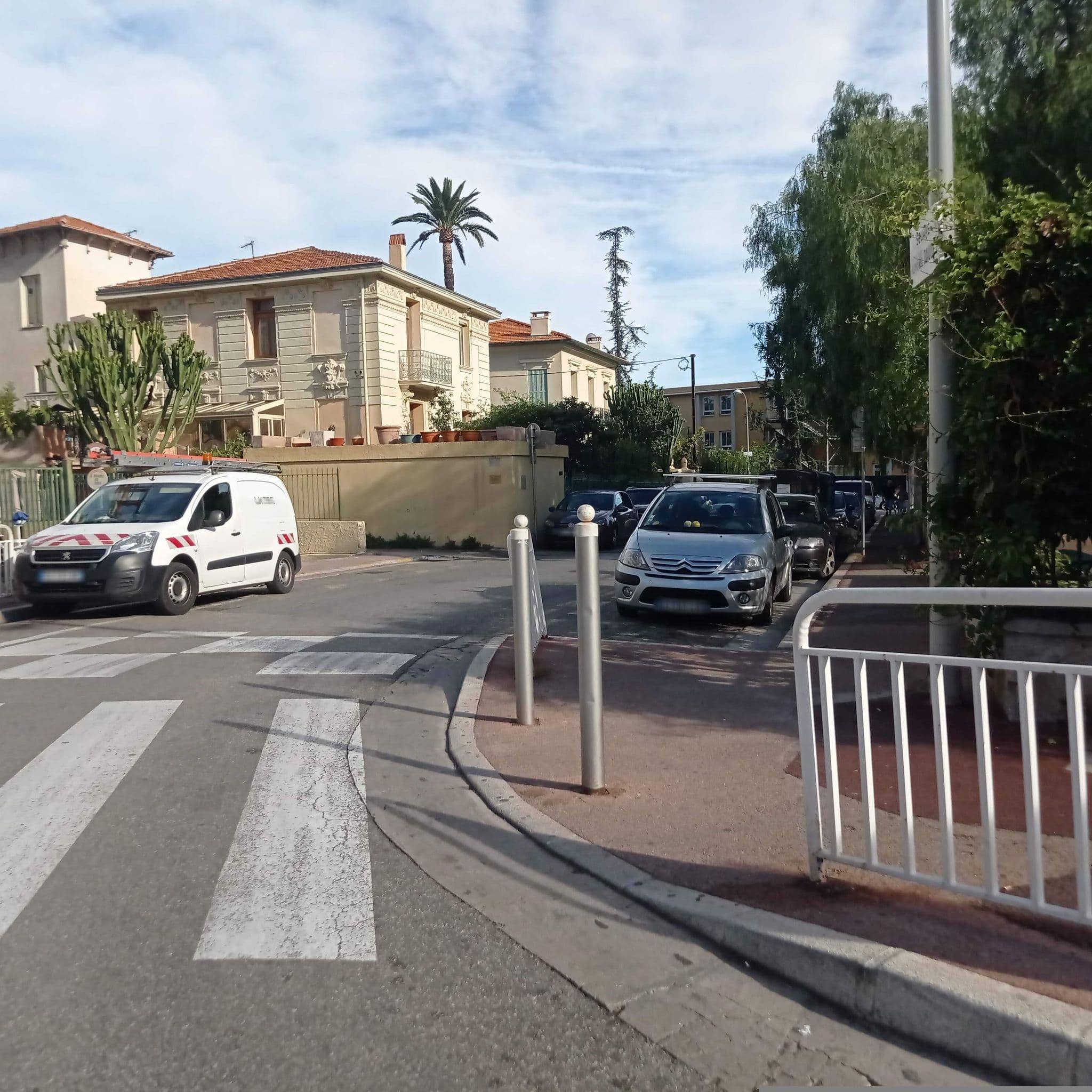 Street view near La Belle Vue, Le Piol — © Sanchezbabs (CC BY-SA · Mapillary)
